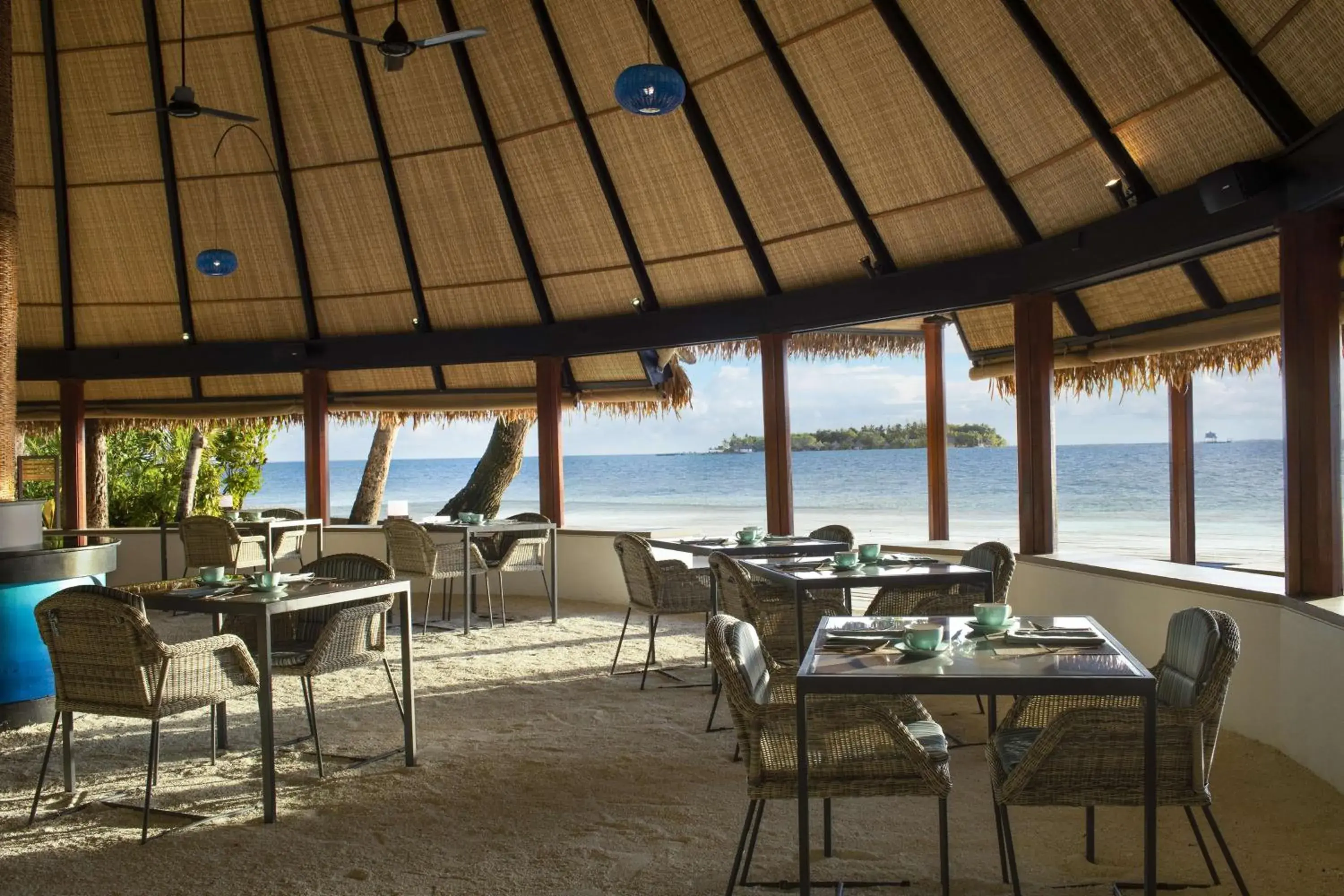 Restaurant/places to eat in Dhawa Ihuru - with Free Transport Restaurant/places to eat in Dhawa Ihuru - with Free Transport