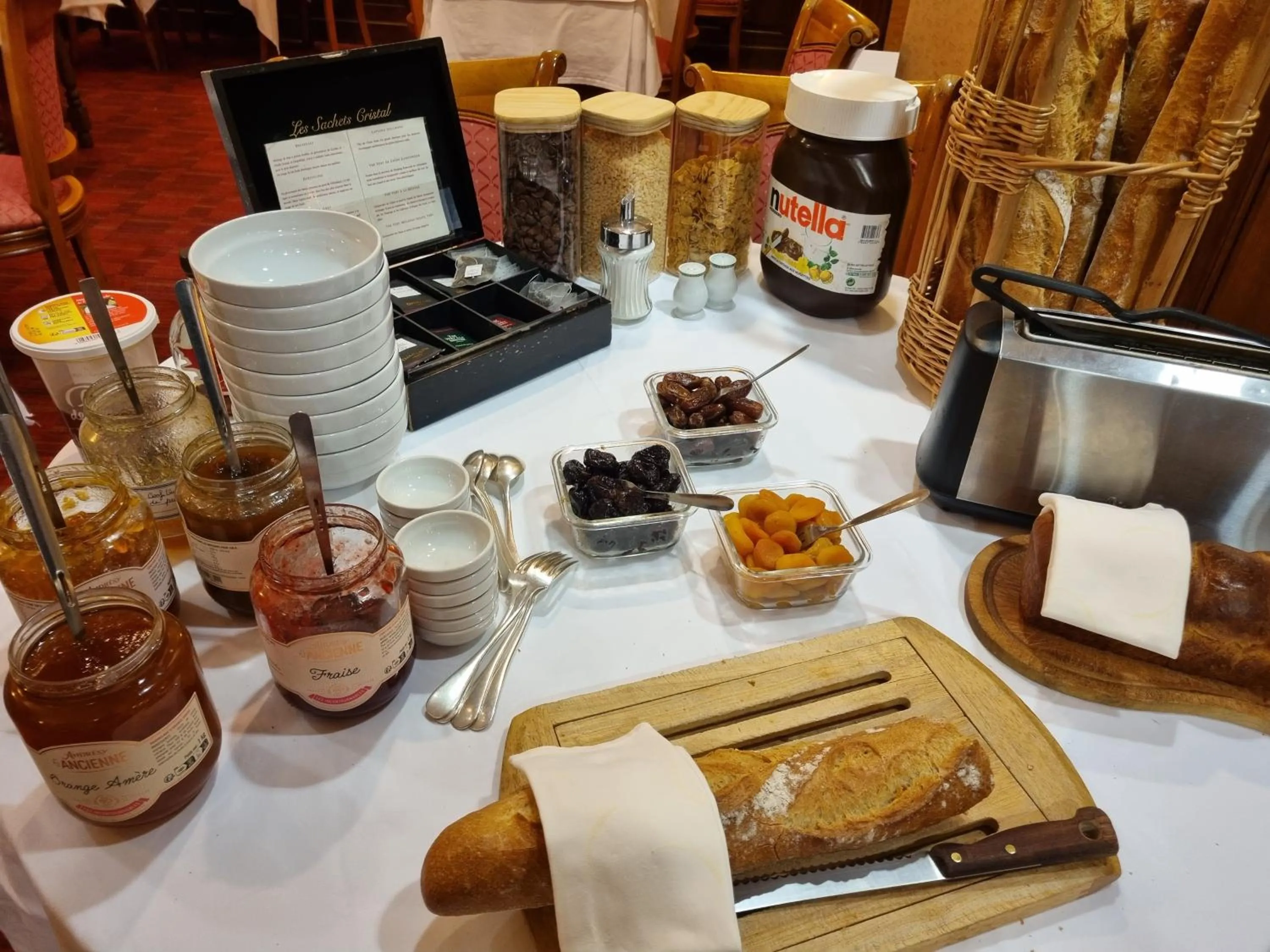 Restaurant/places to eat in La Villa Bois Joli HOTEL RESTAURANT