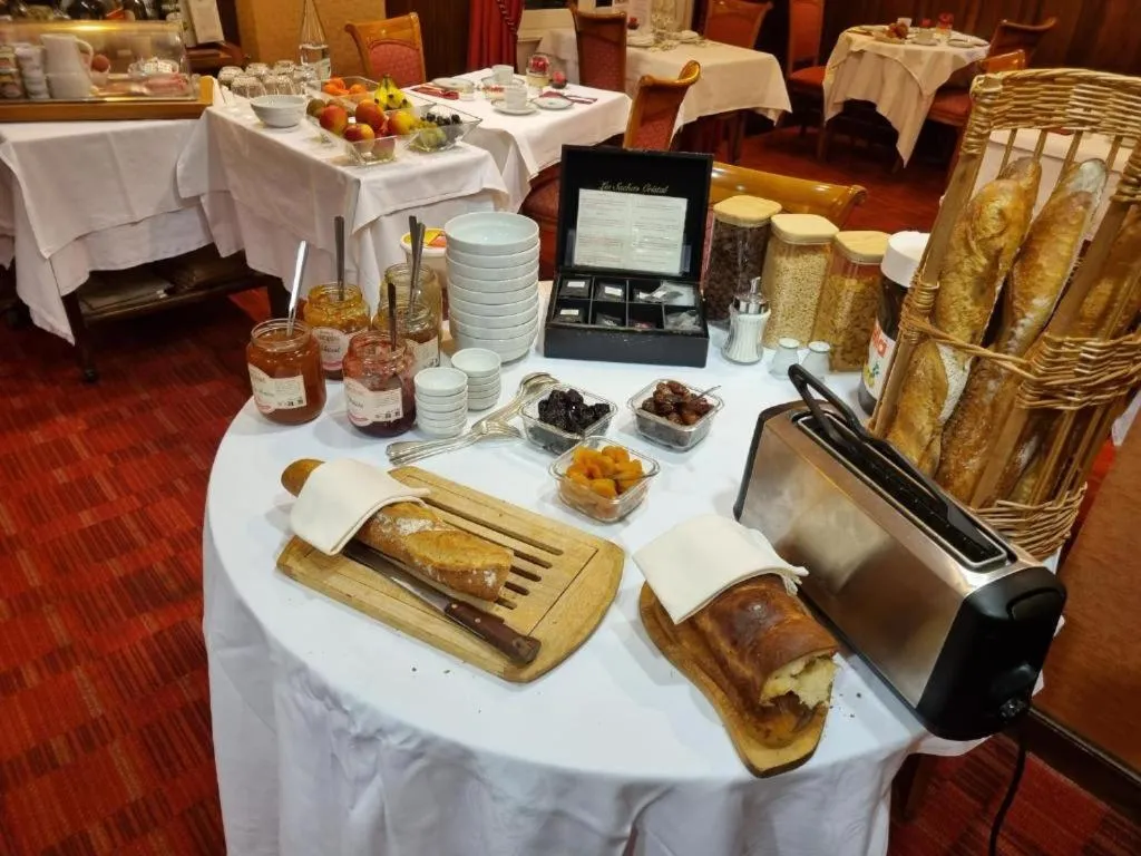 Restaurant/places to eat in La Villa Bois Joli HOTEL RESTAURANT