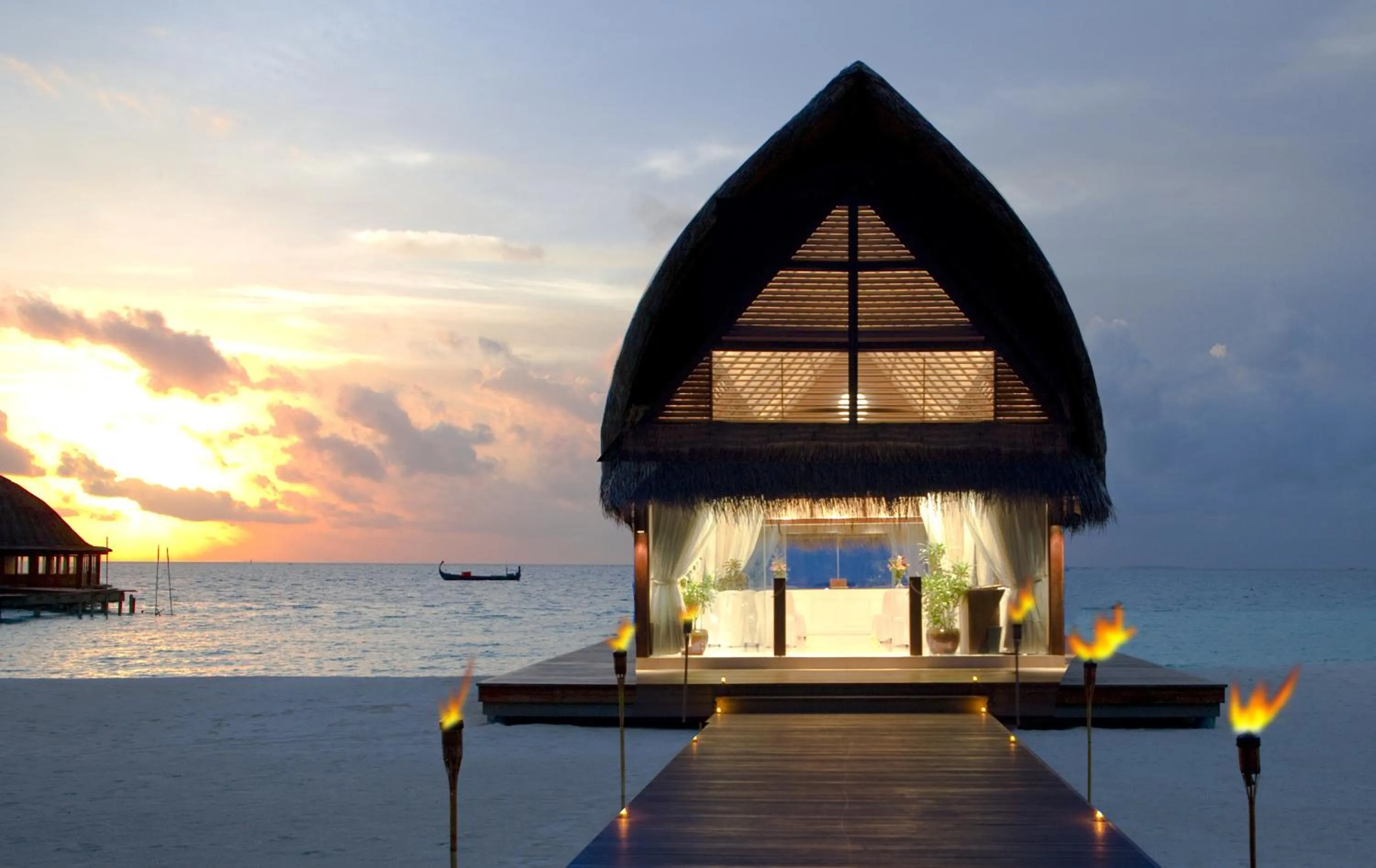 Lounge or bar in Angsana Velavaru - Enjoy 20 percent off Return Seaplane for Two guests on stays of 4 nights or more between 1 March to 23 December 2026
