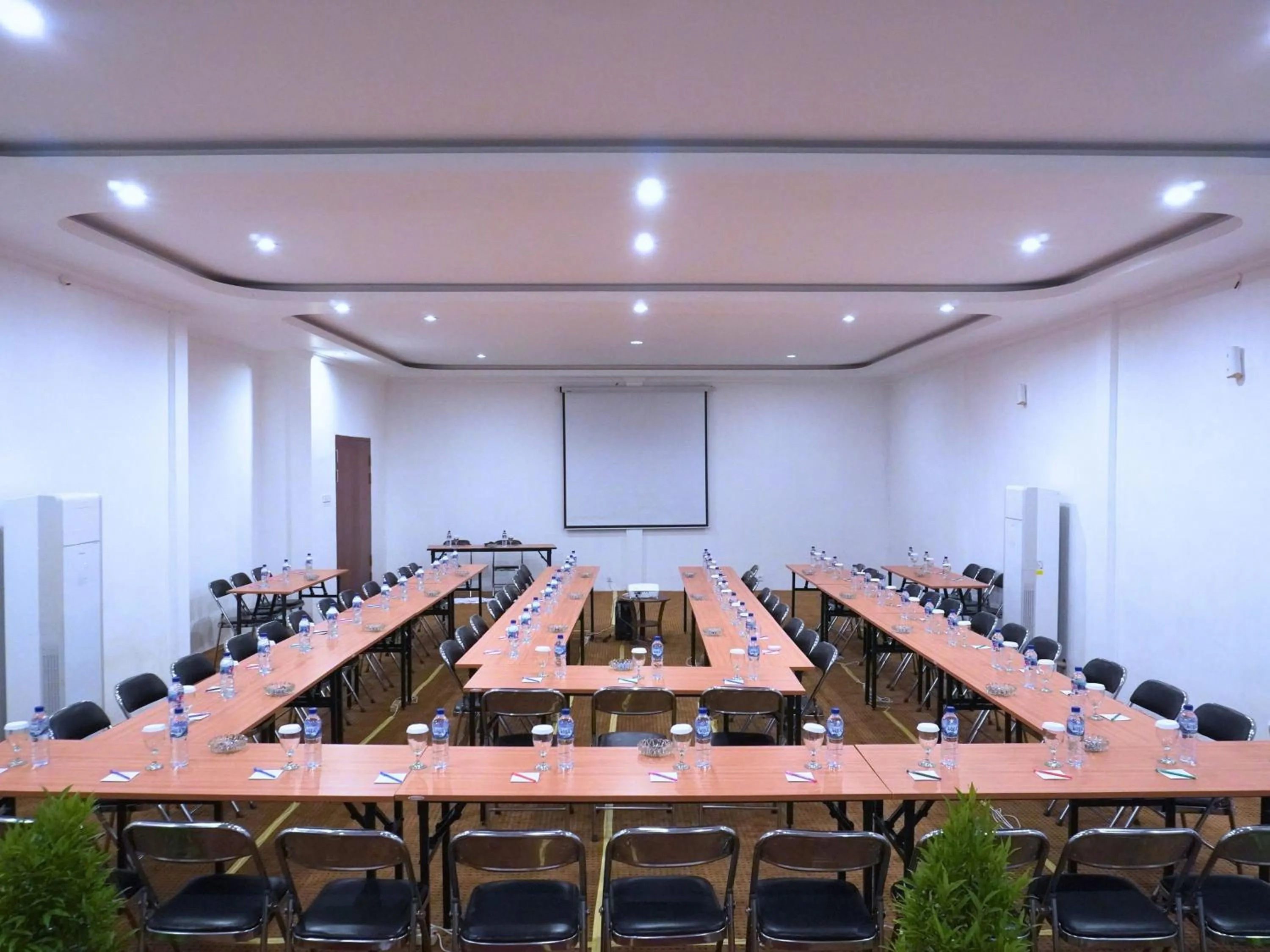 Meeting/conference room in Semabu Hills Hotel Nusa Penida
