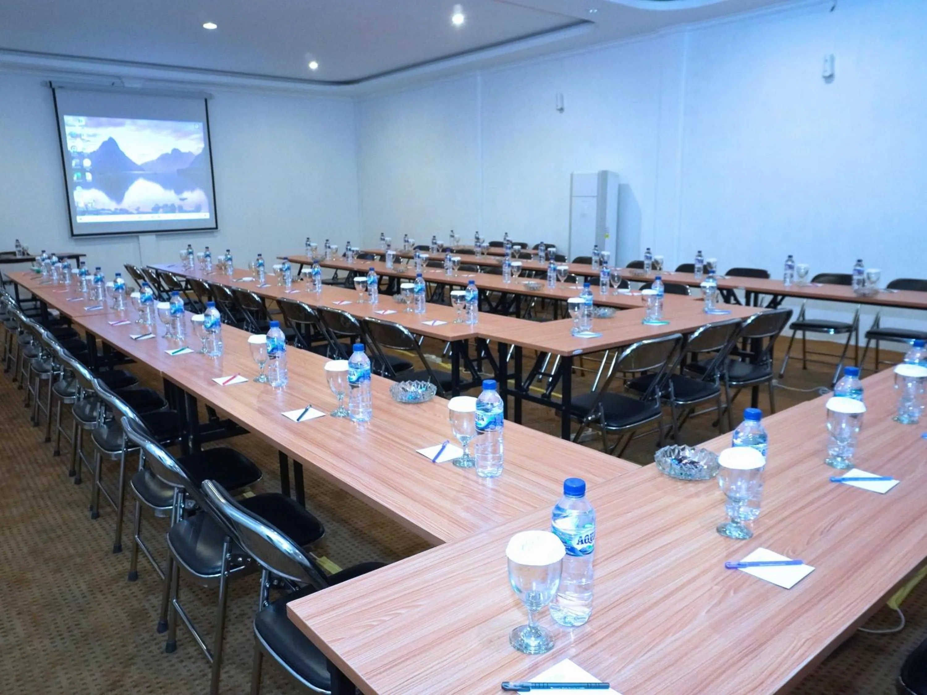 Meeting/conference room in Semabu Hills Hotel Nusa Penida