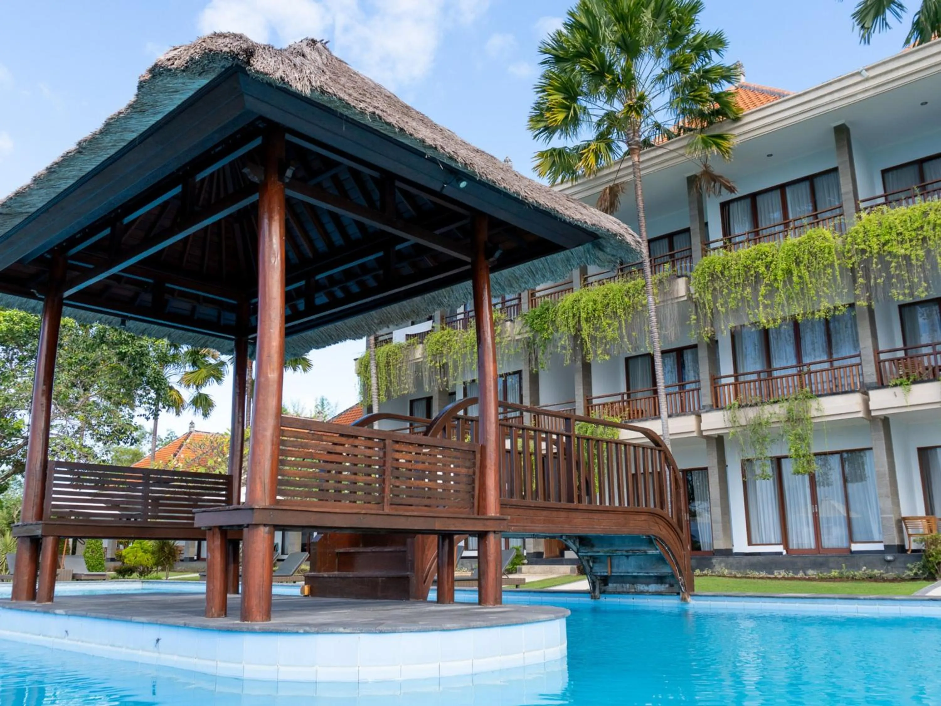 Swimming pool in Semabu Hills Hotel Nusa Penida