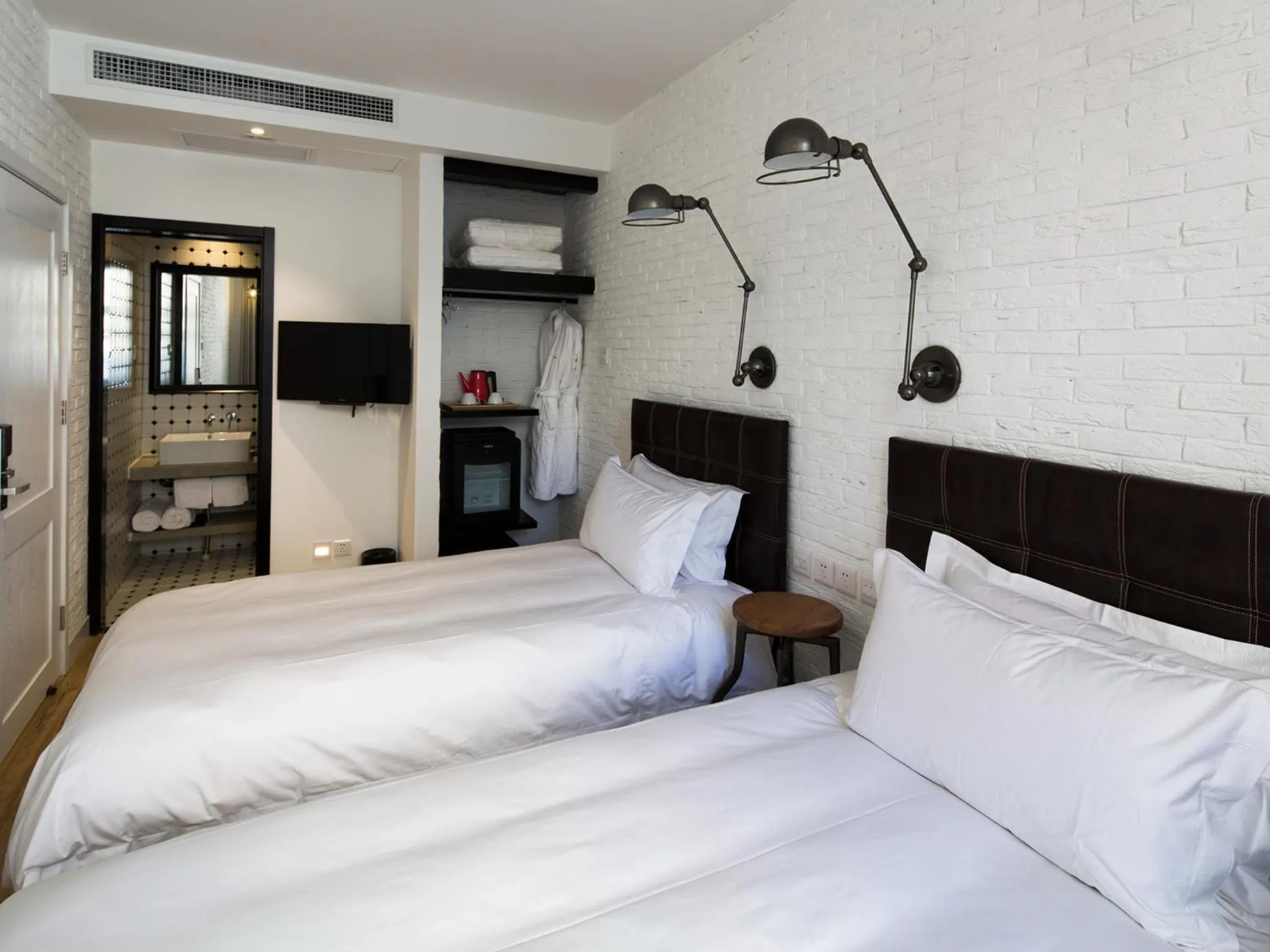 Bed in Yi Stack Hotel Beijing