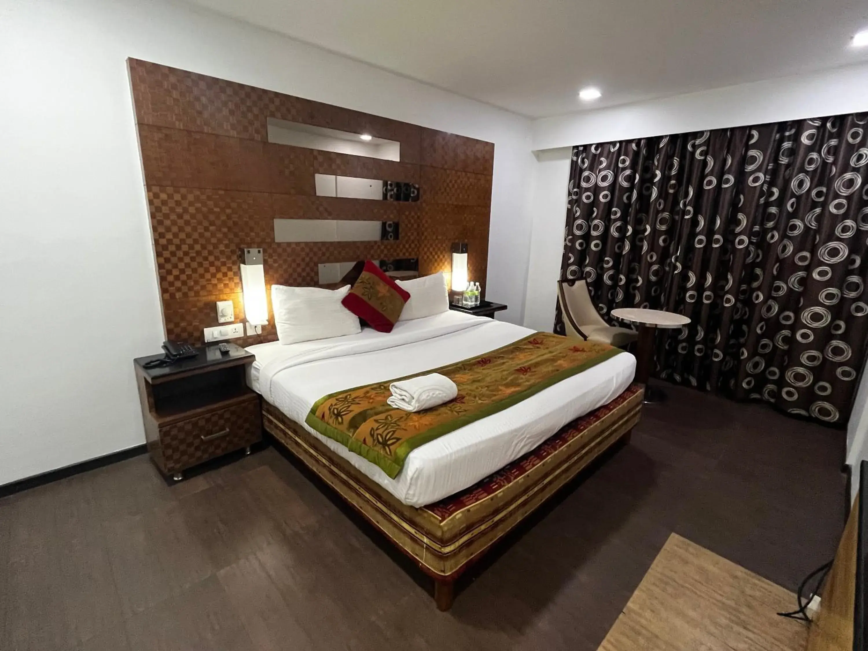 Bedroom, Bed in Ramee Guestline Hotel Bangalore Bedroom, Bed in Ramee Guestline Hotel Bangalore