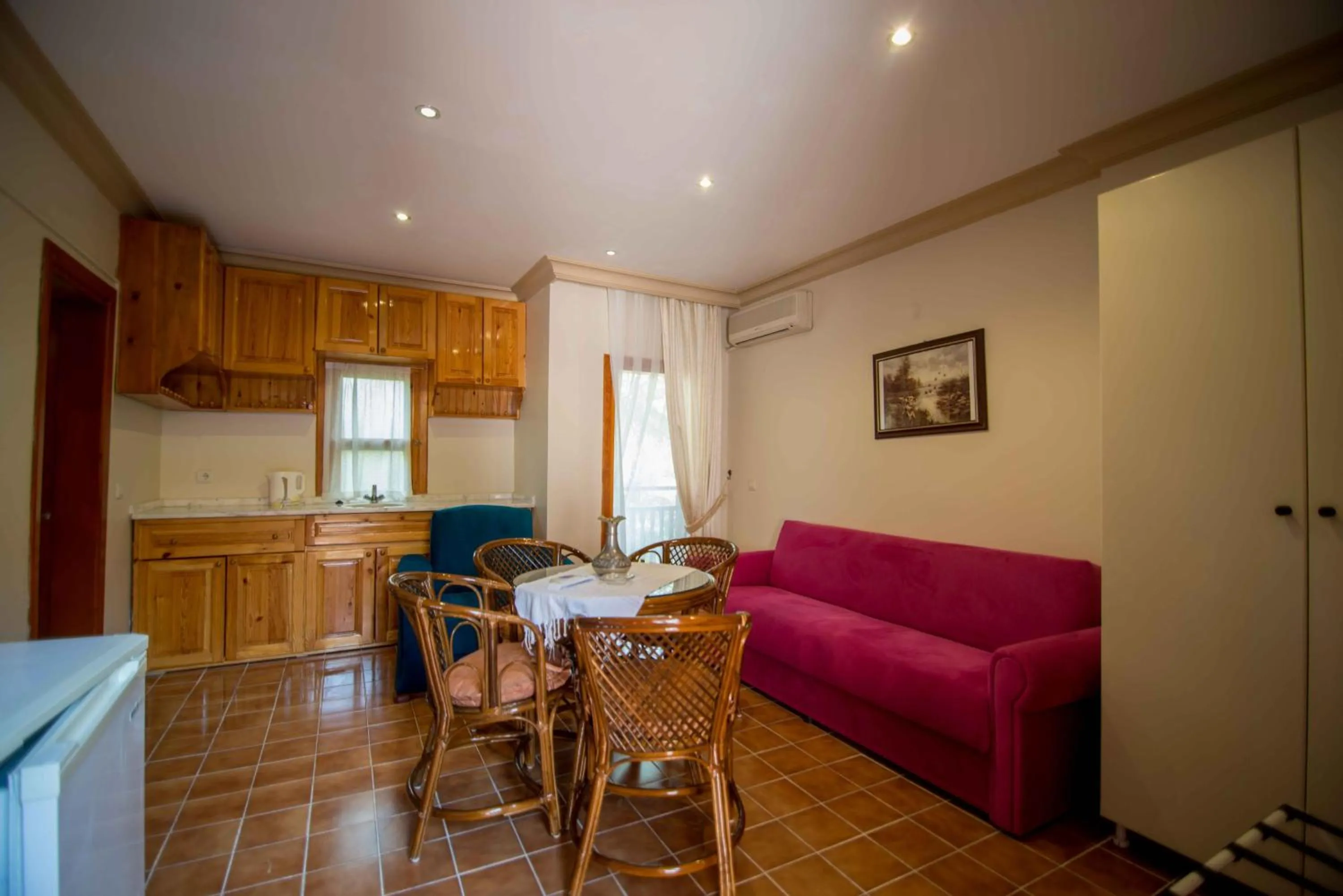 Kitchen or kitchenette in Konak Su Hotel