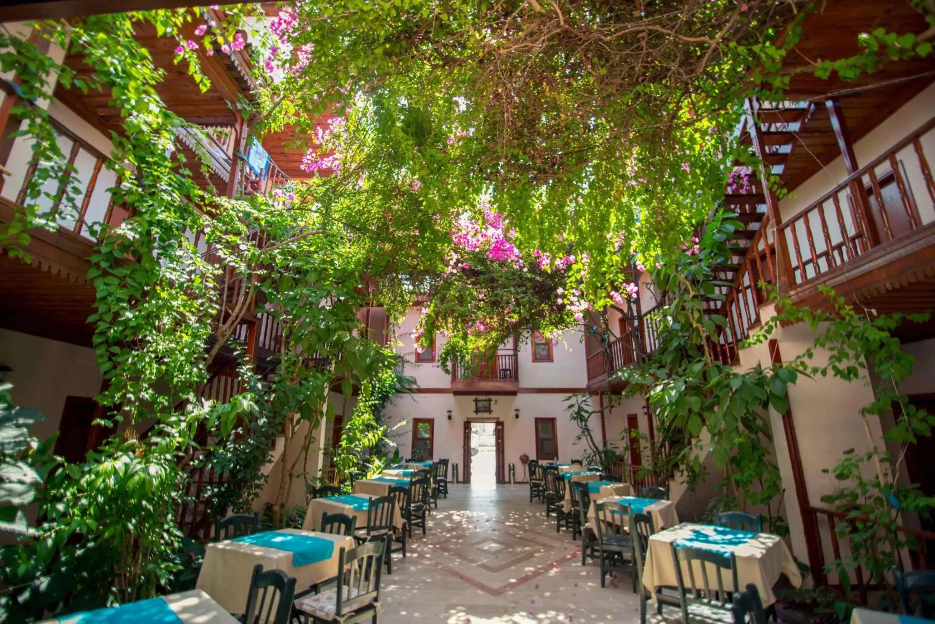 Restaurant/places to eat in Konak Su Hotel Restaurant/places to eat in Konak Su Hotel