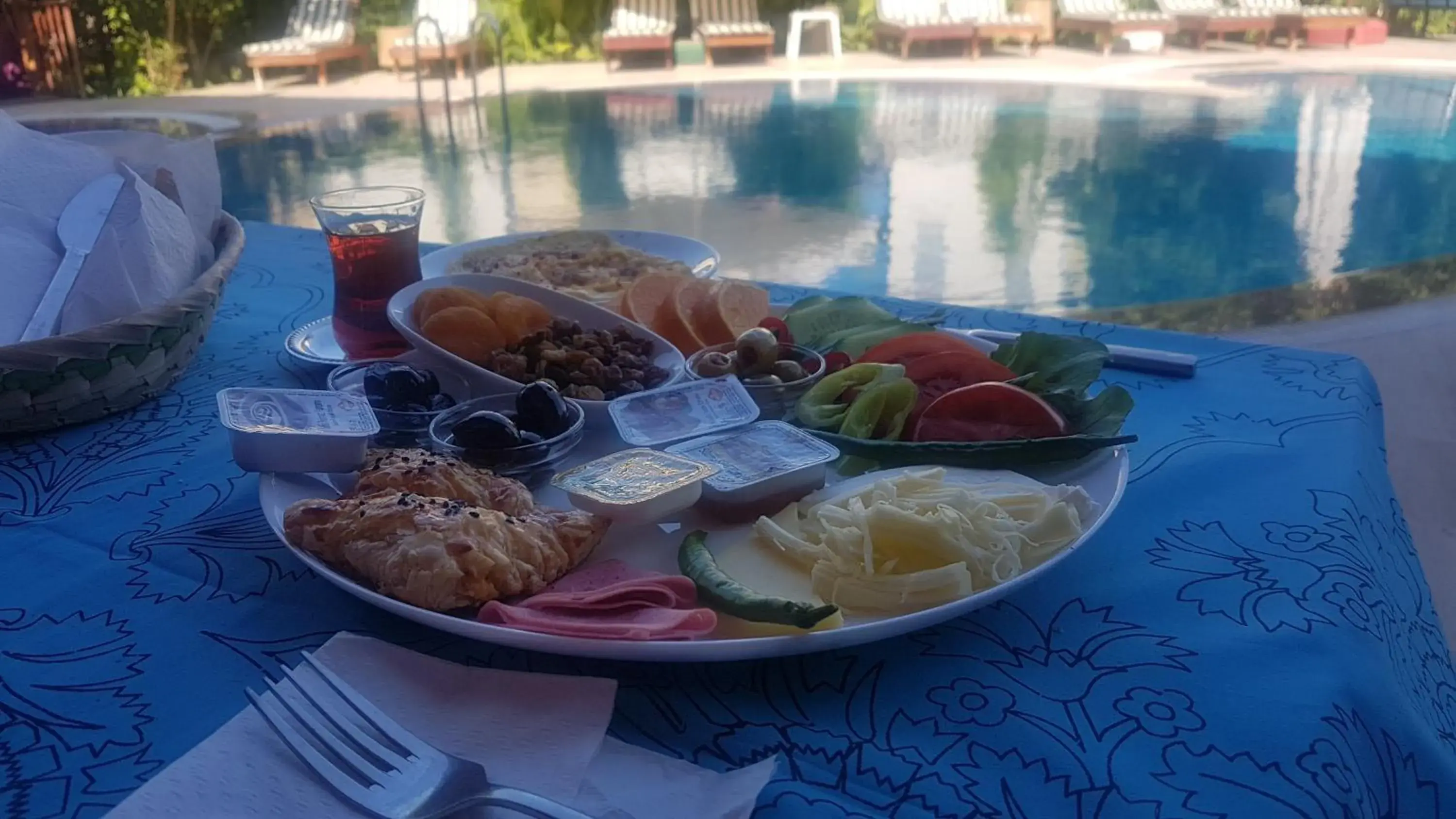 Breakfast in Konak Su Hotel Breakfast in Konak Su Hotel