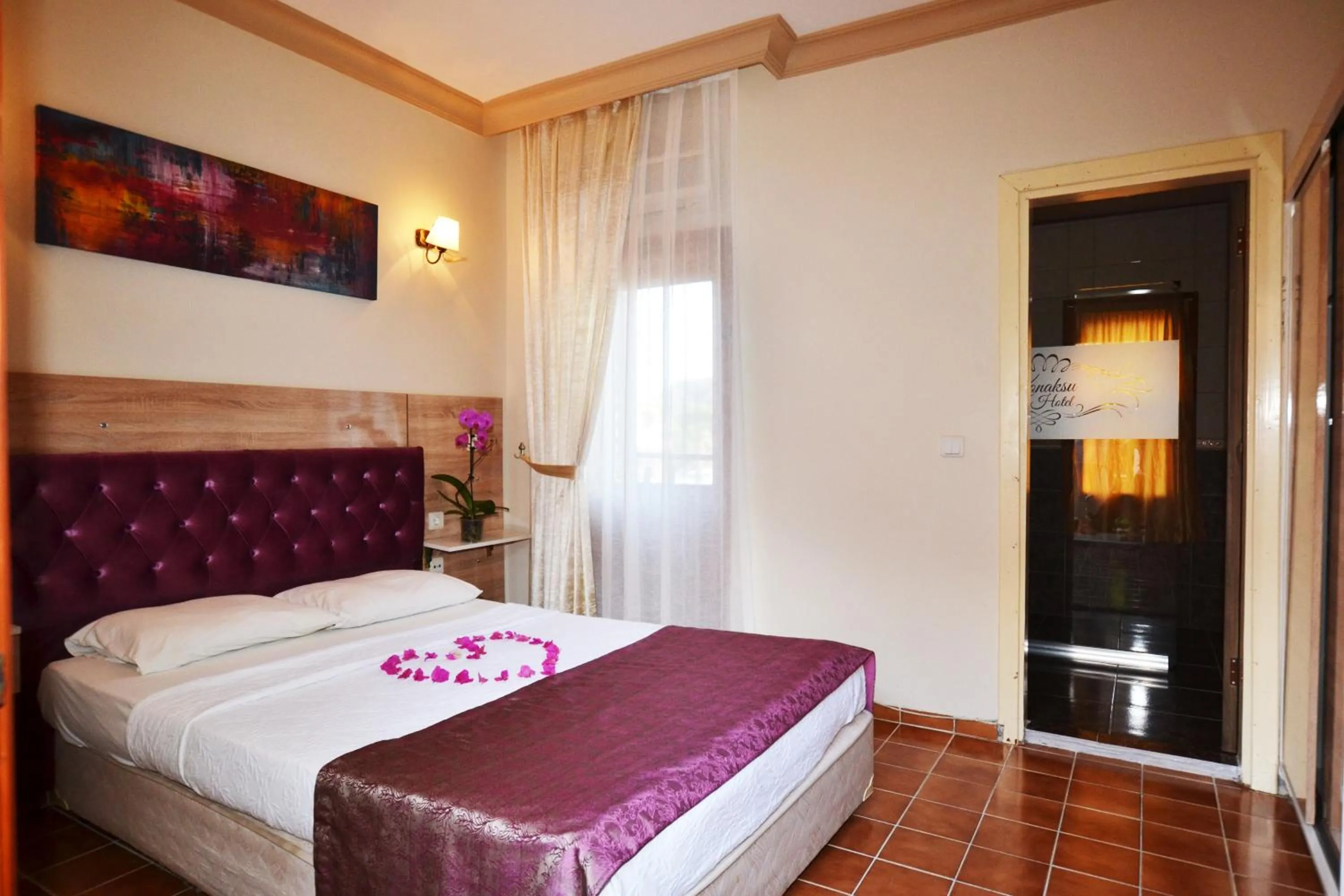 Bed in Konak Su Hotel