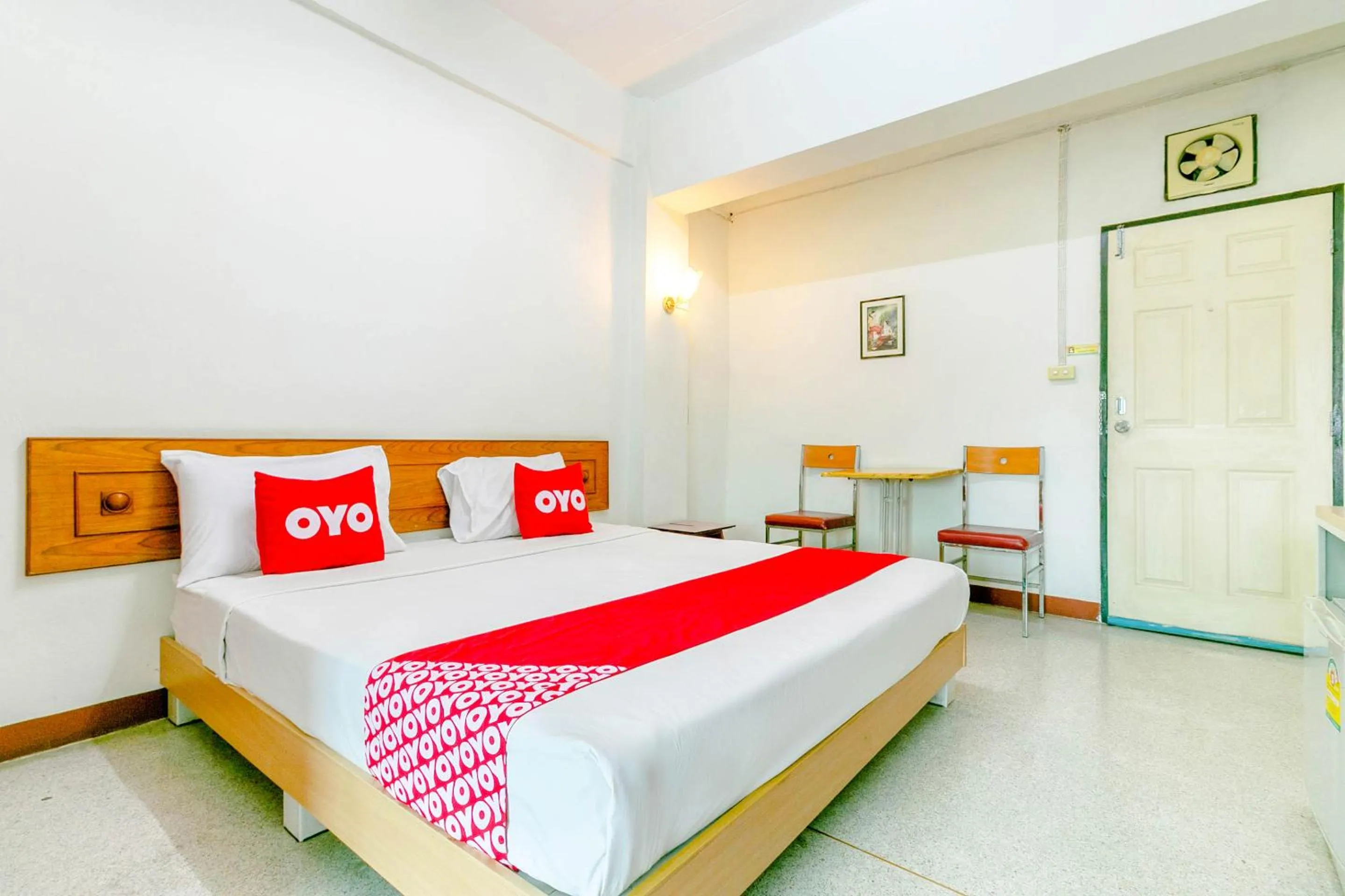 Standard Double Room in OYO 1161 Sathorn Mansion