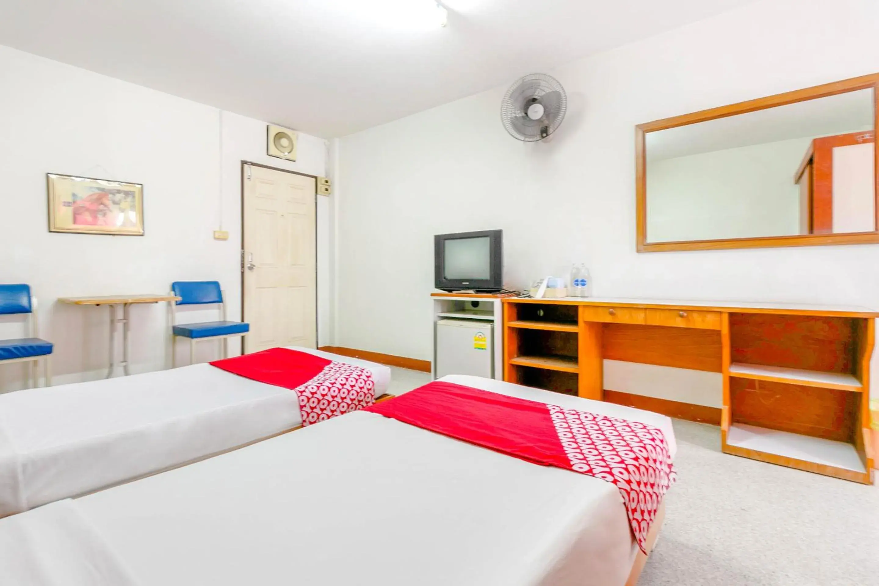 Deluxe Twin Room in OYO 1161 Sathorn Mansion Deluxe Twin Room in OYO 1161 Sathorn Mansion