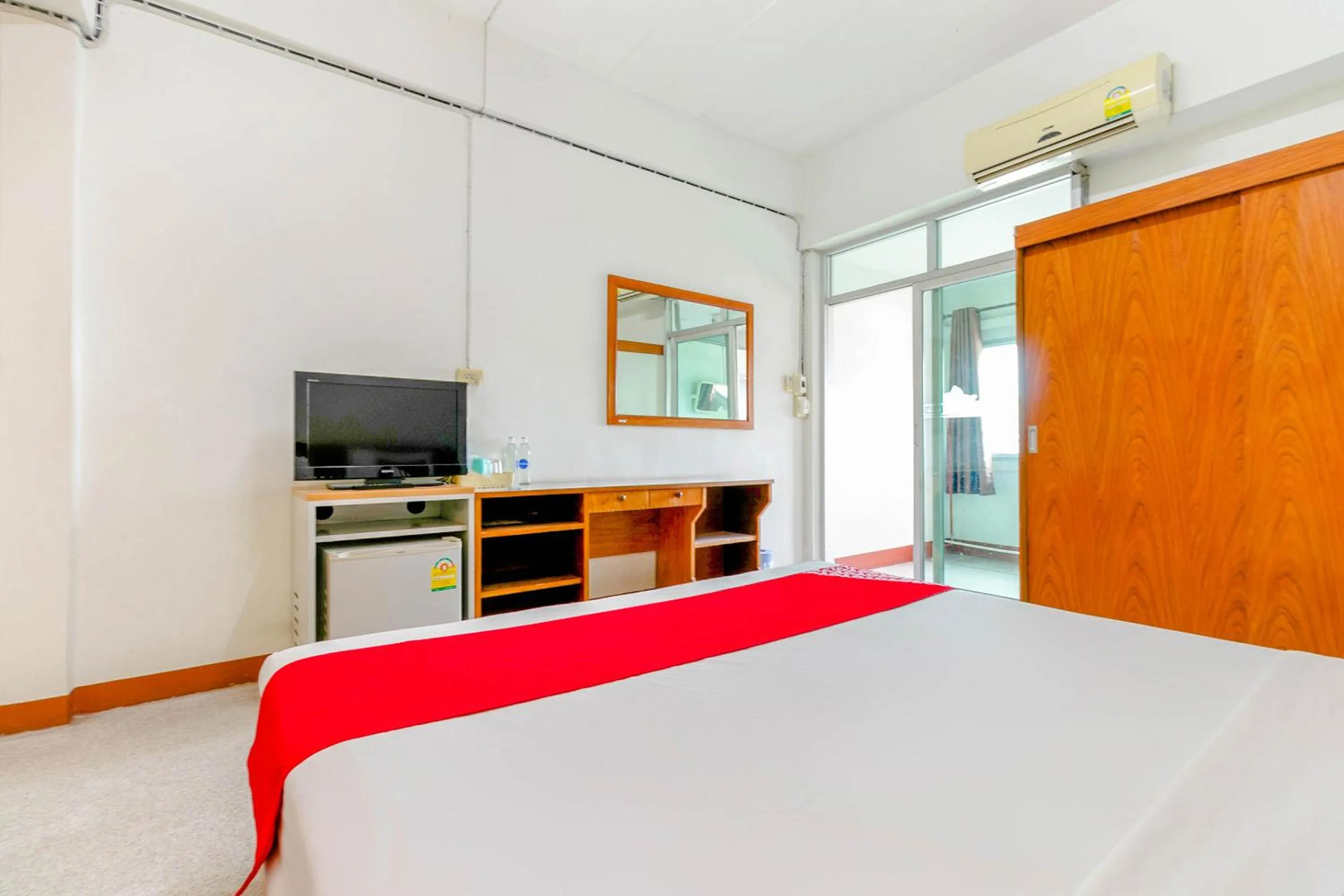 Bedroom, Bed in OYO 1161 Sathorn Mansion