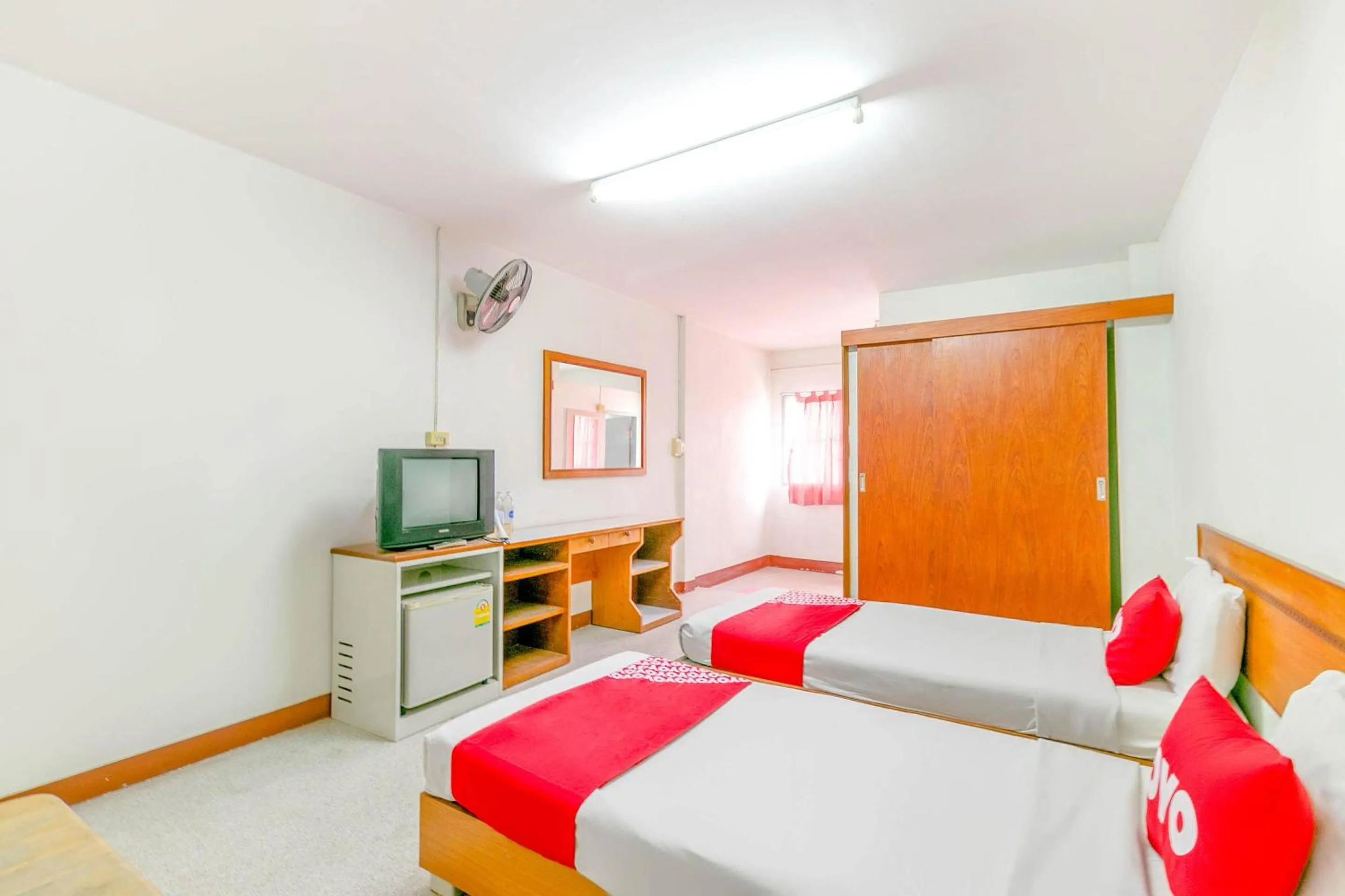 Bedroom, Bed in OYO 1161 Sathorn Mansion