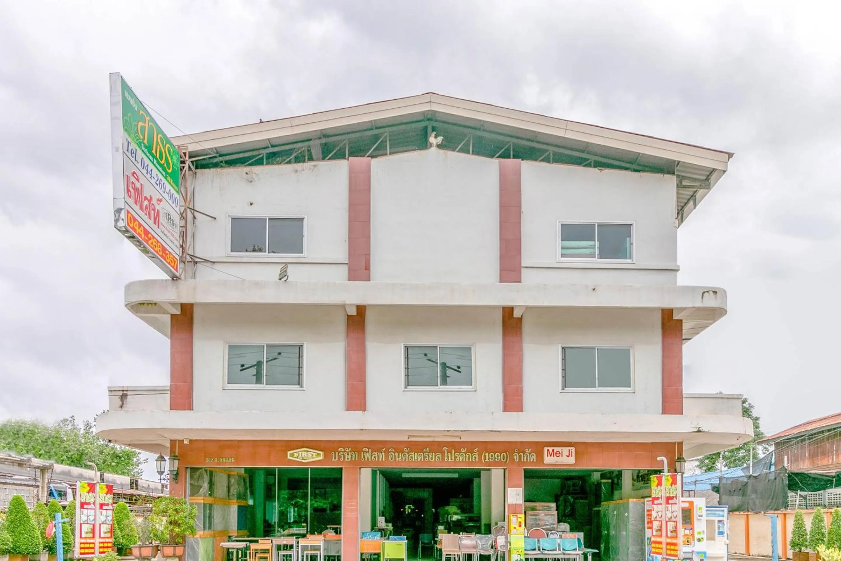 Facade/entrance in OYO 1161 Sathorn Mansion