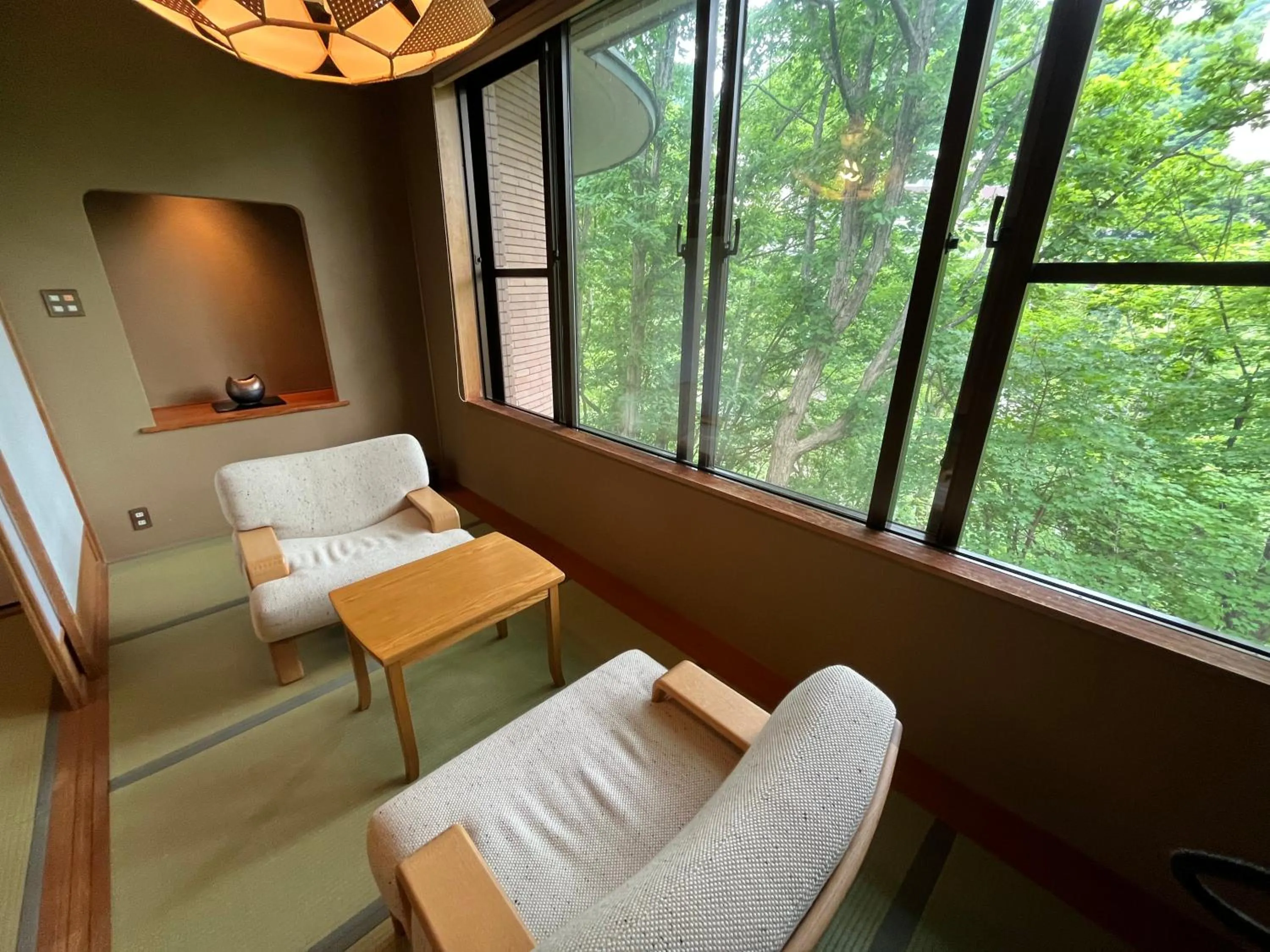 Seating area in Kuriya Suizan