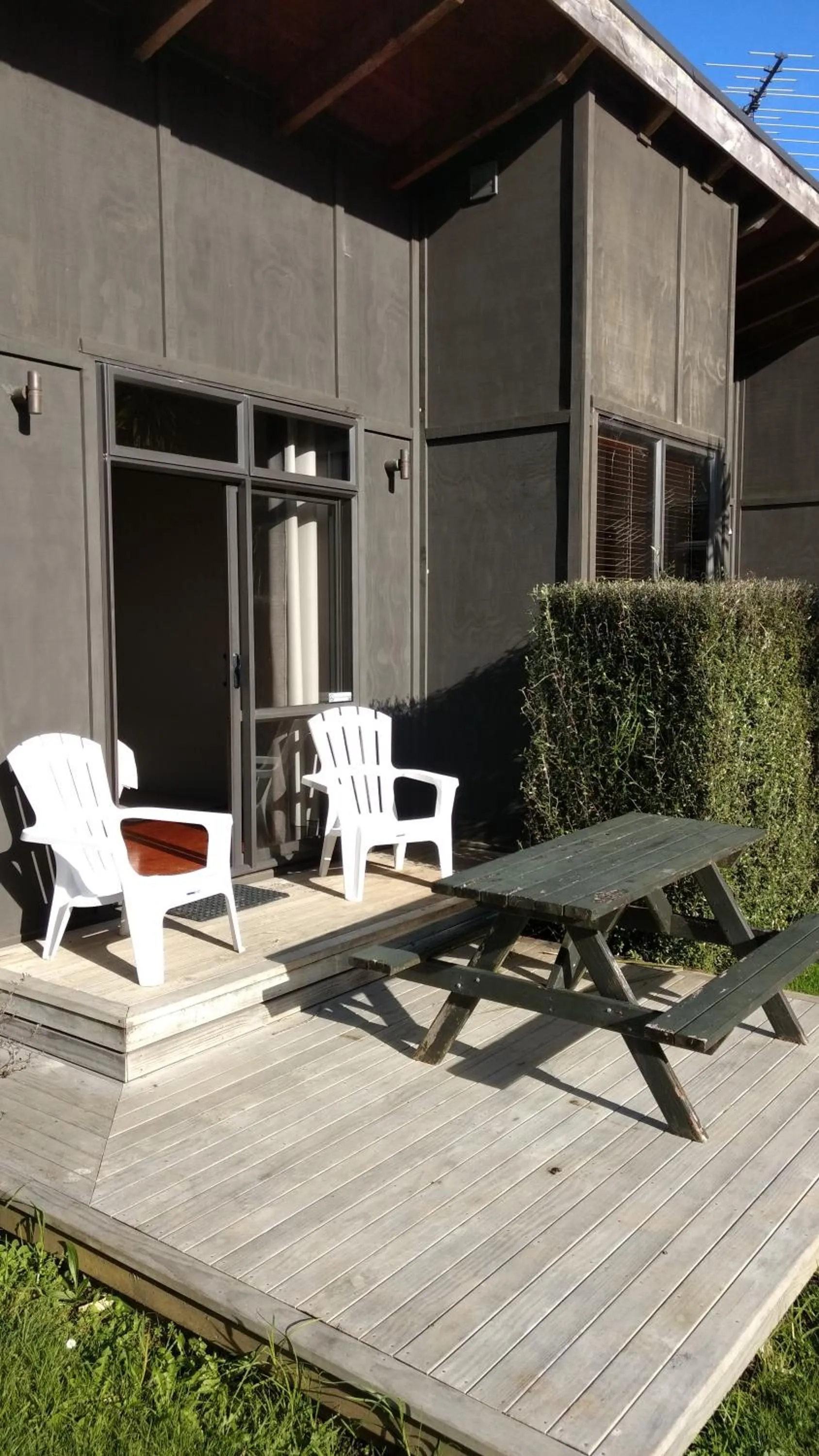 Patio in Piha Beachstay Accommodation