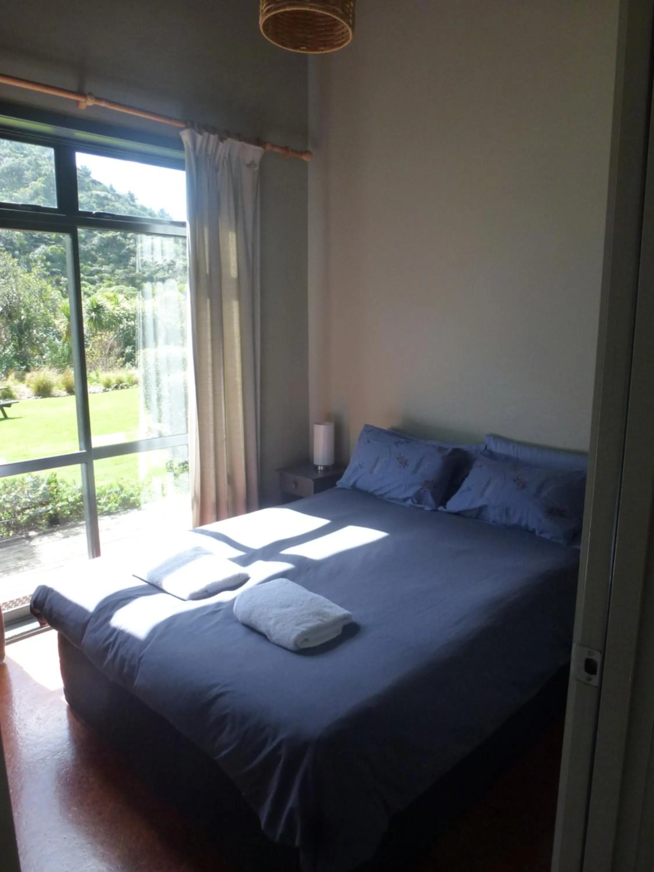 Bedroom, Bed in Piha Beachstay Accommodation