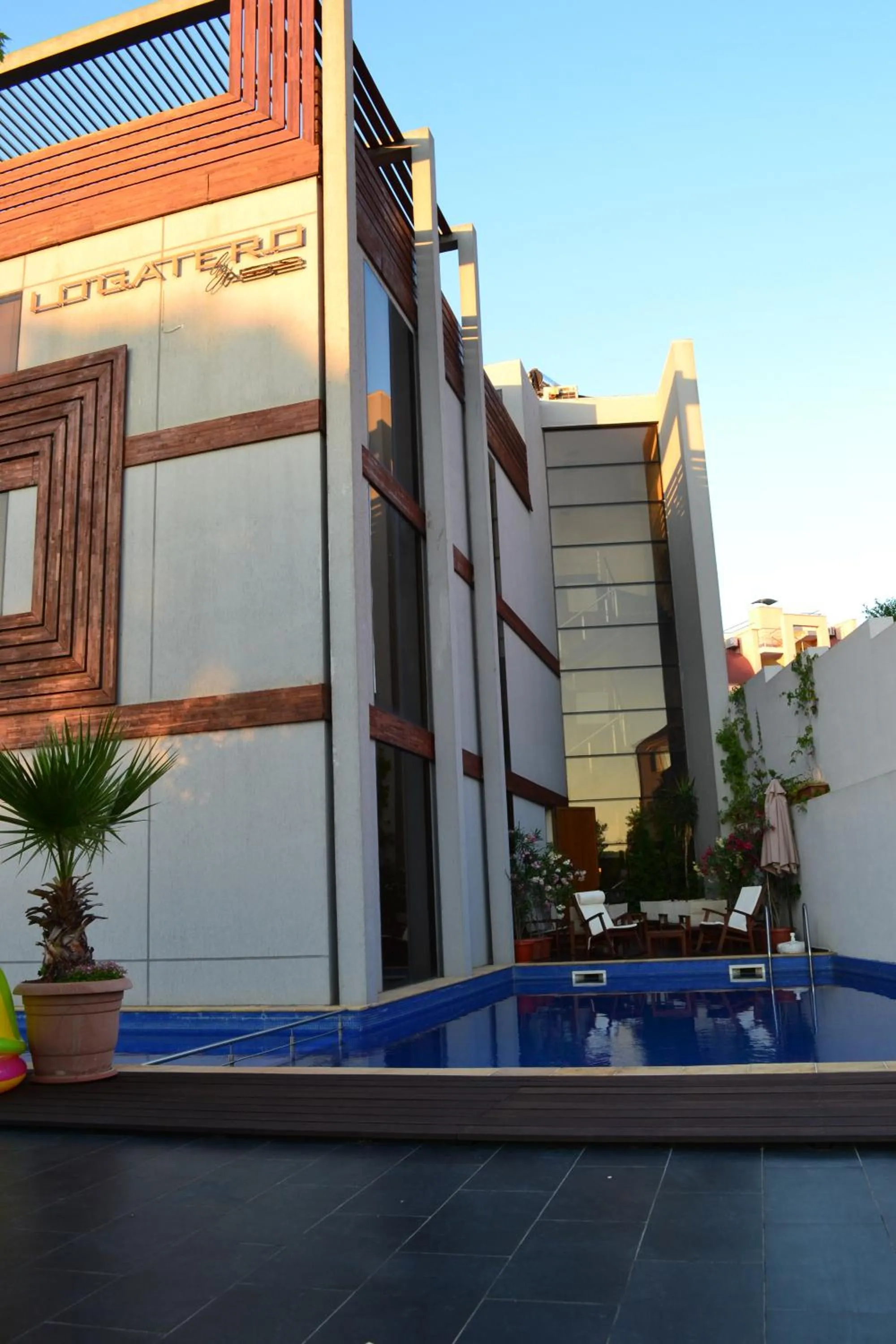 Facade/entrance in Design Hotel Logatero