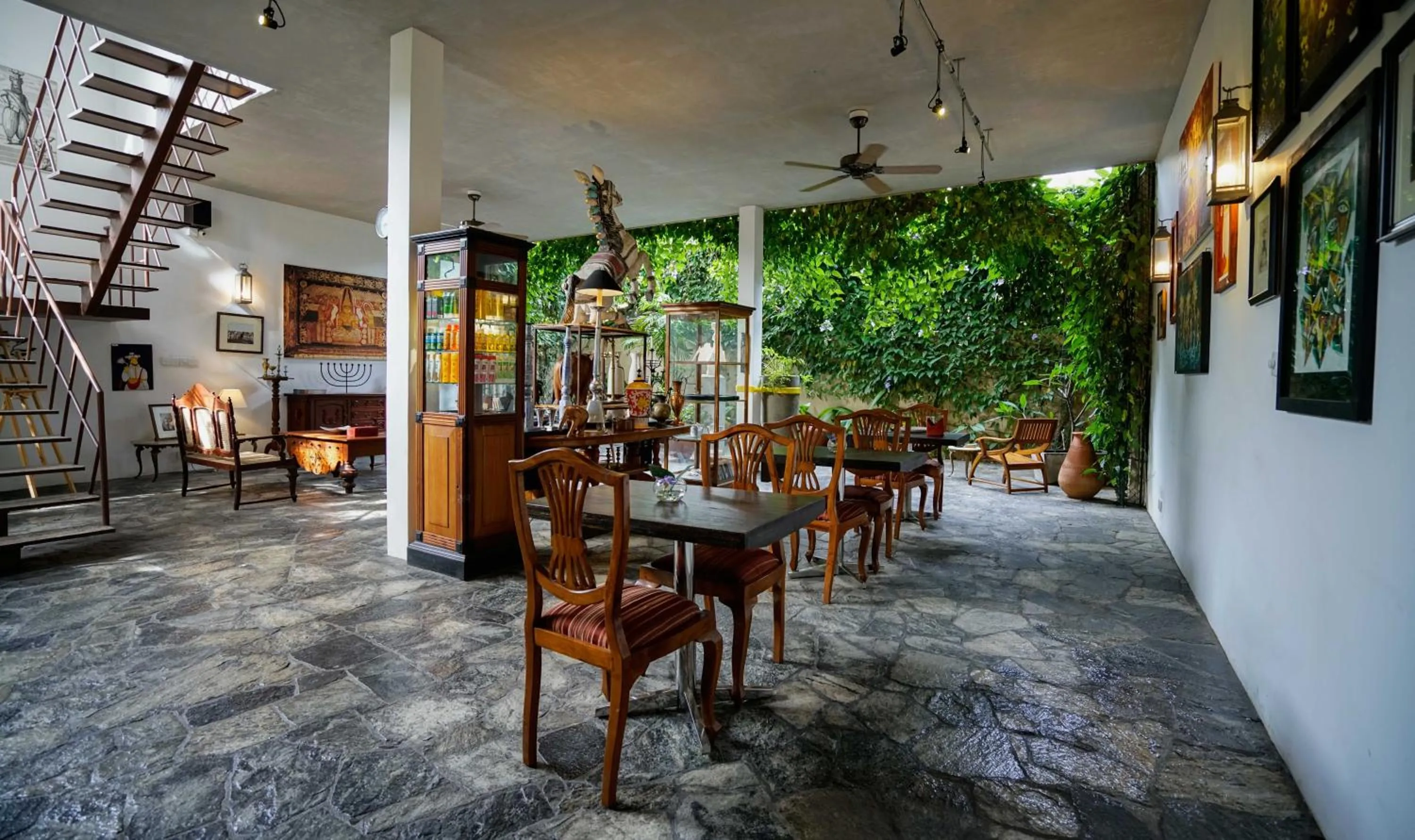 Restaurant/places to eat in Atelier