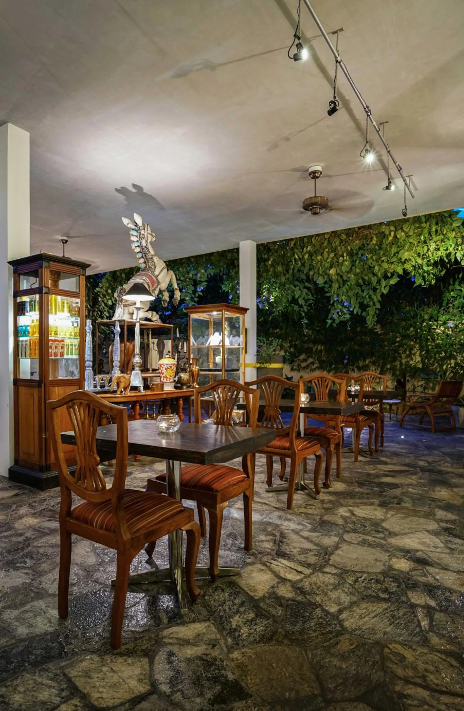 Restaurant/places to eat in Atelier