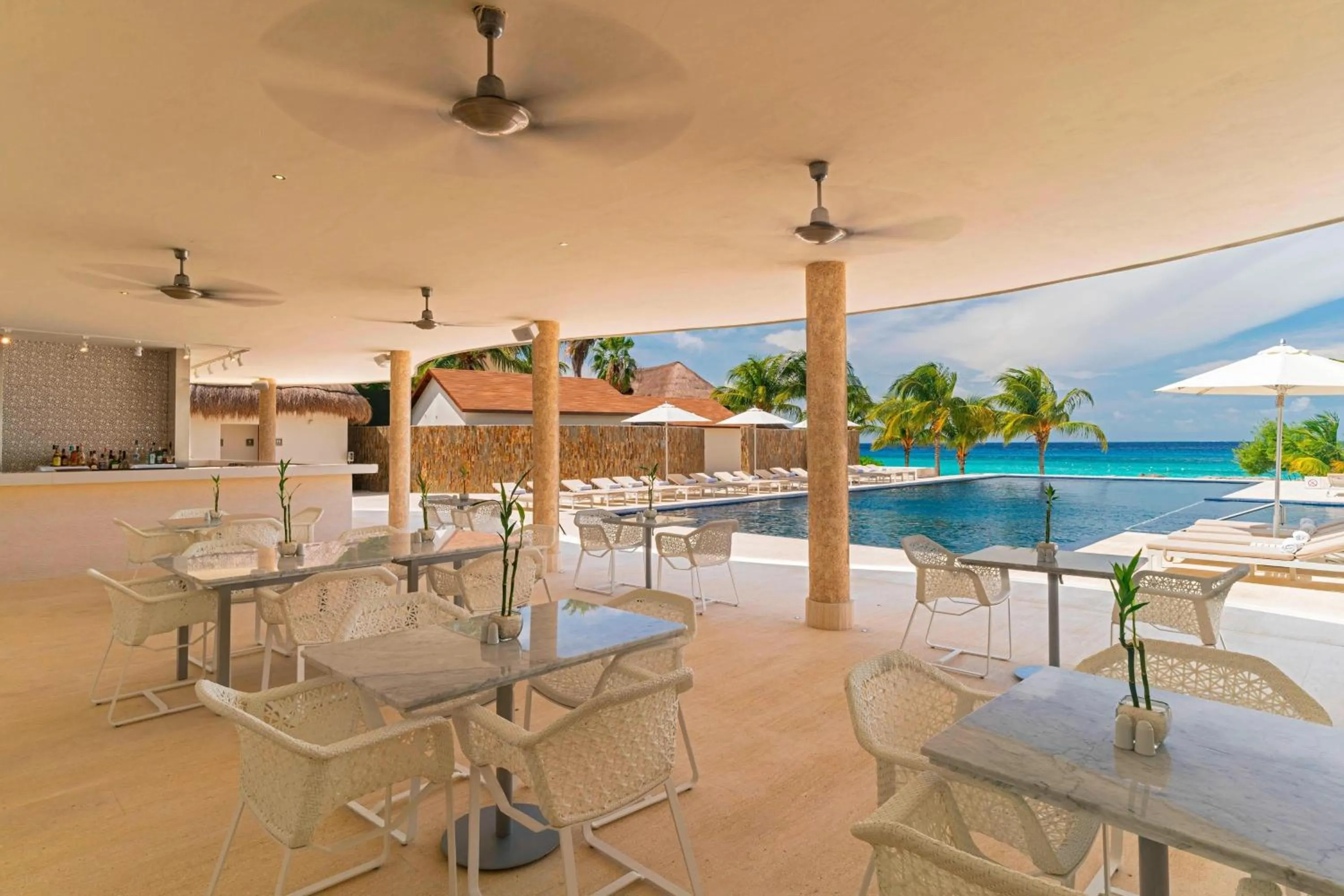 Lounge or bar in The Westin Cozumel
