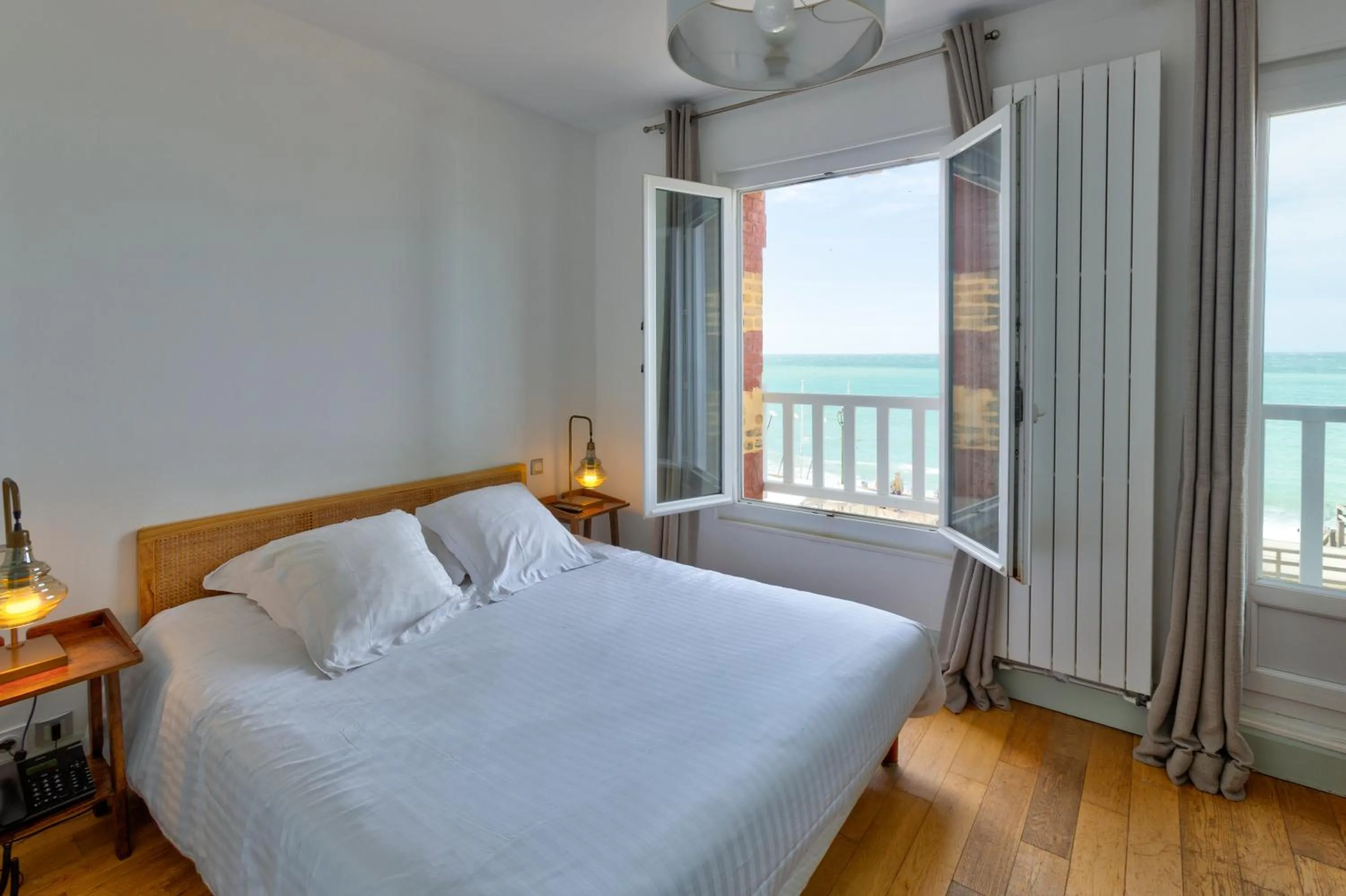 Bedroom, Bed in Hotel Le Rayon Vert