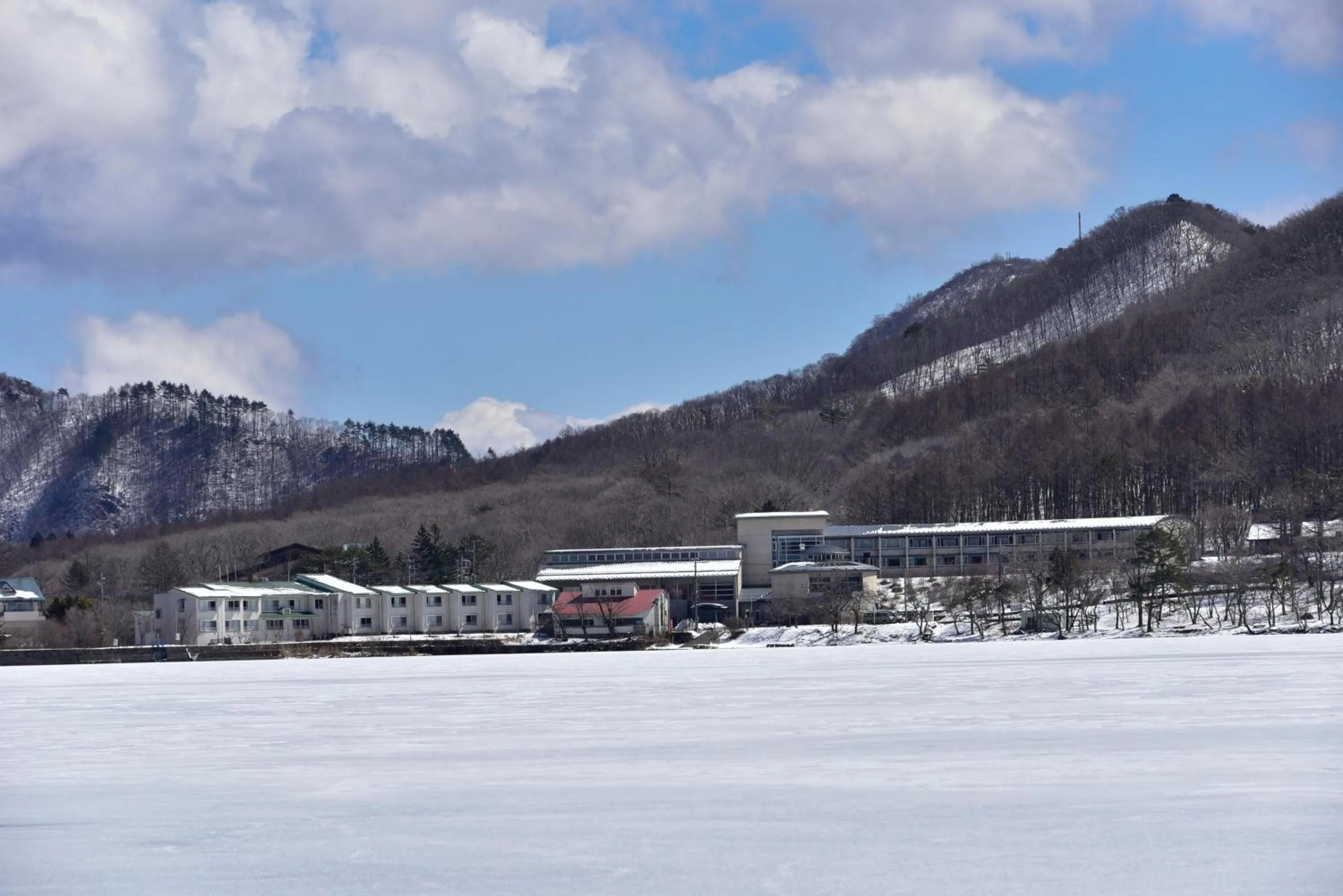 Property building in Harunako Onsen Yusuge