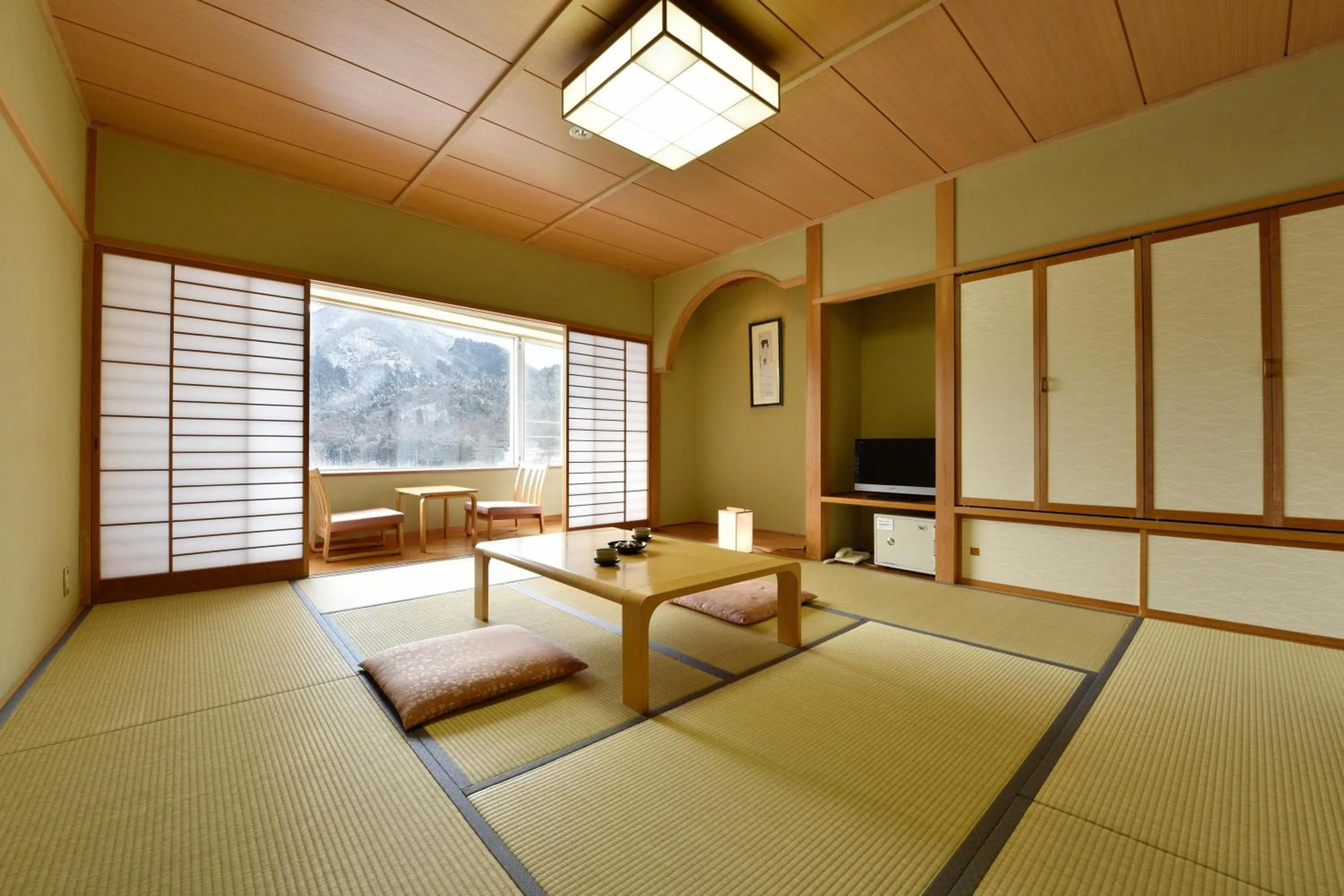 Bed in Harunako Onsen Yusuge