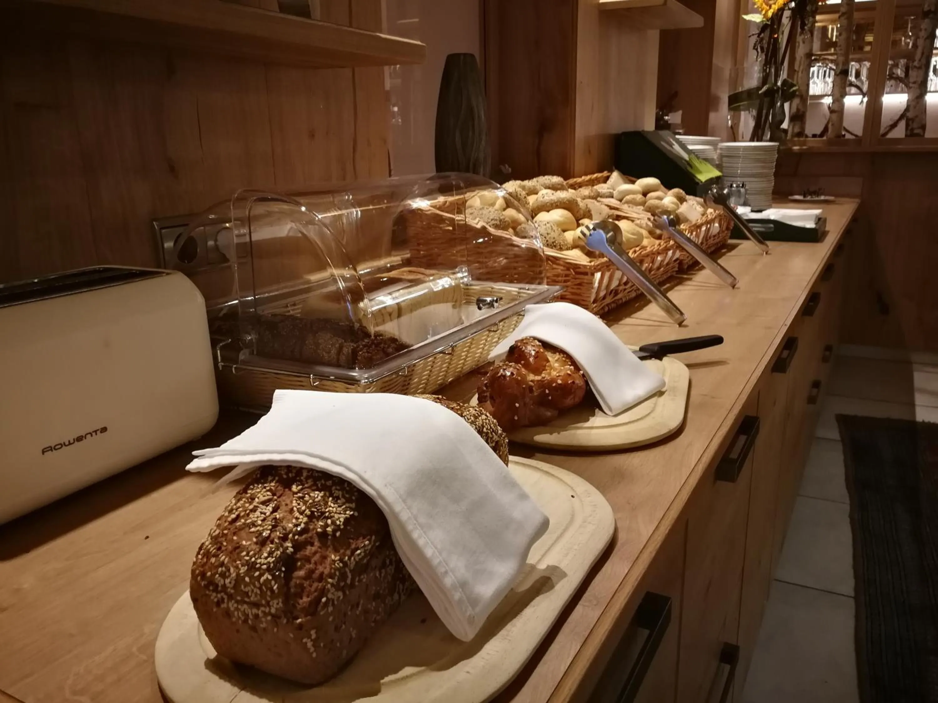 Breakfast in Hotel Alphof Alpbach