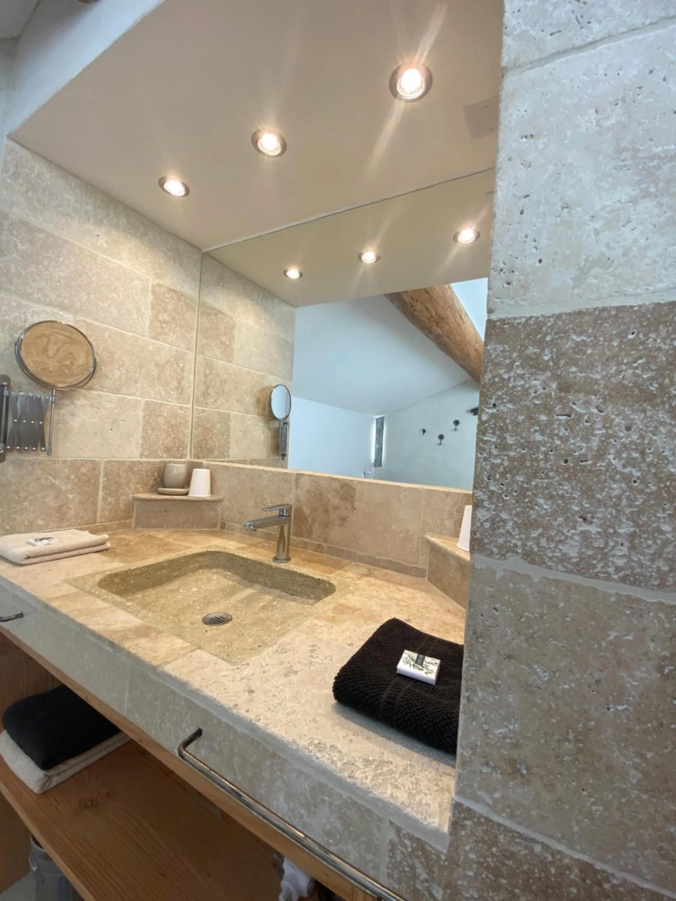 Bathroom in L'atelier B&B