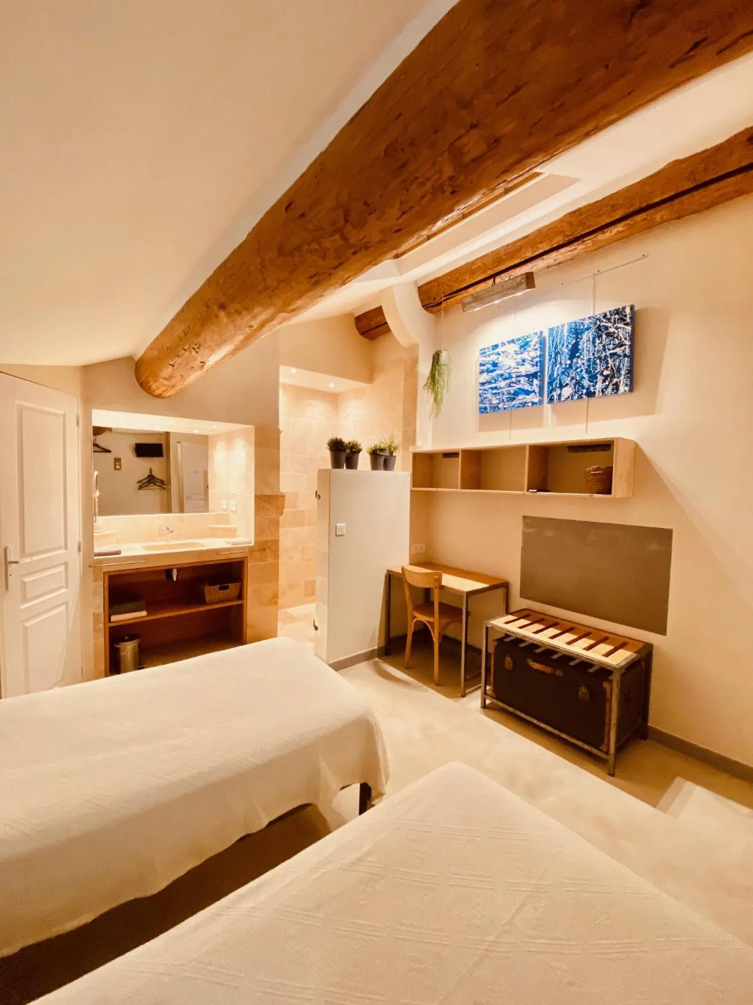 Photo of the whole room in L'atelier B&B