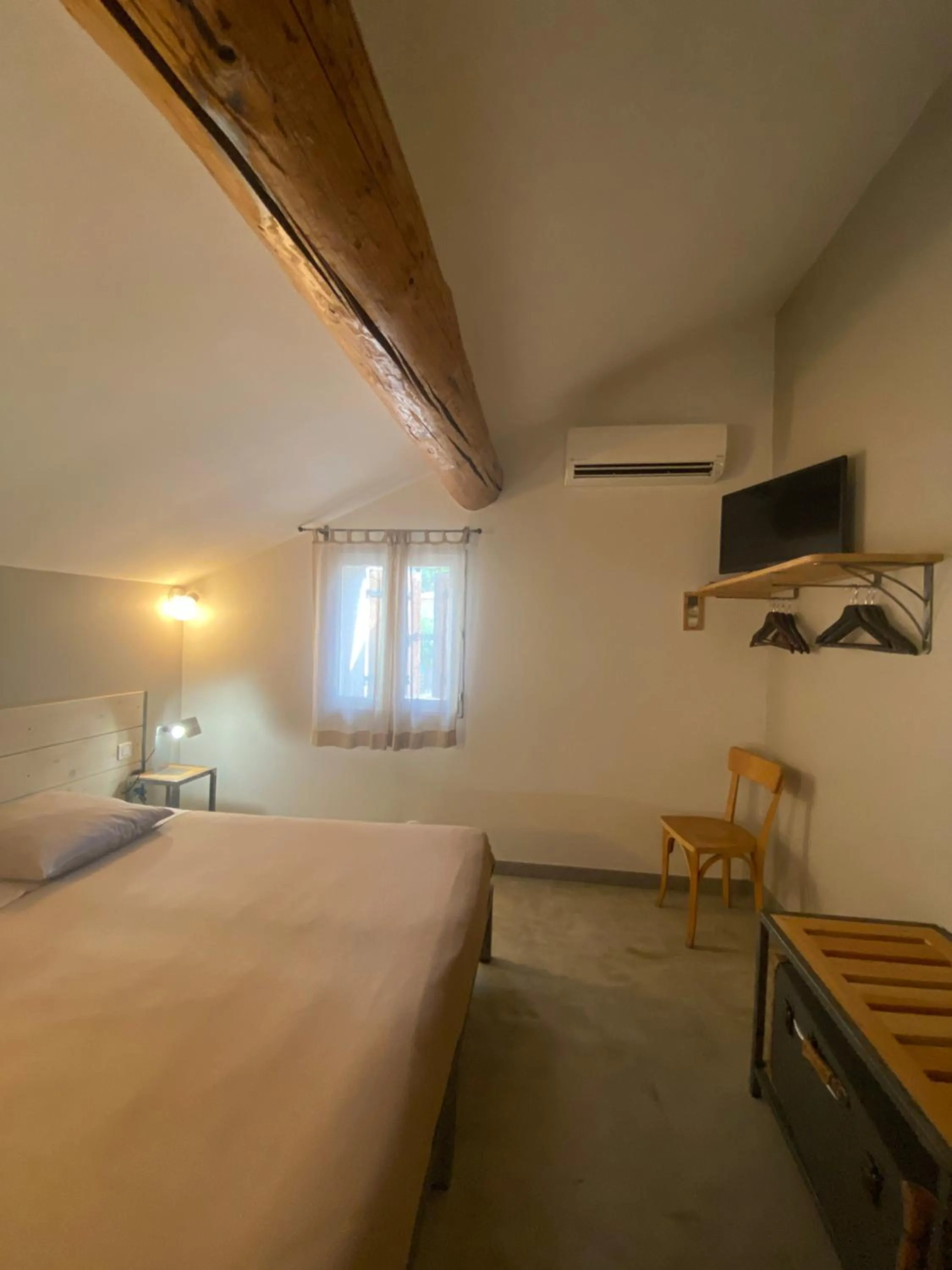 Photo of the whole room in L'atelier B&B