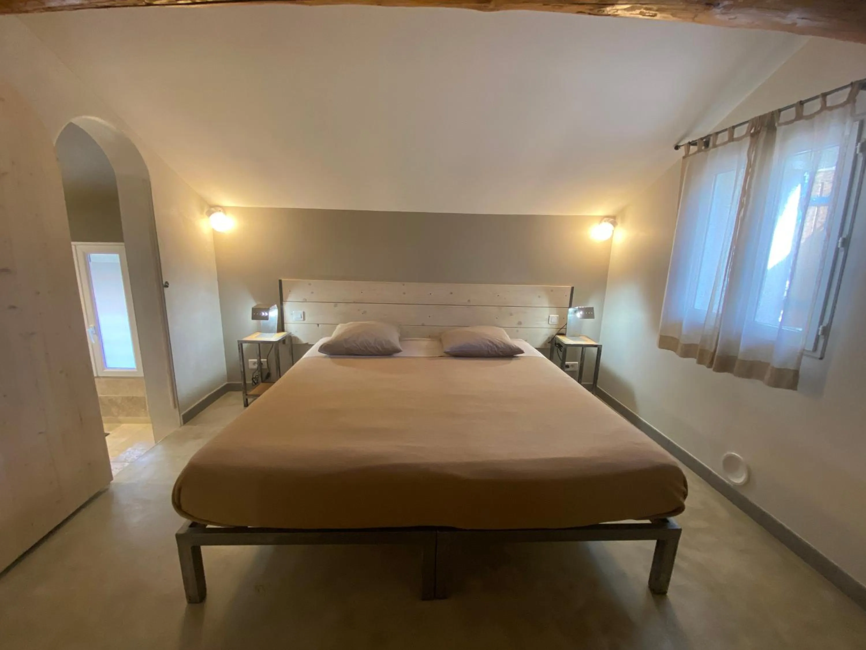 Photo of the whole room in L'atelier B&B