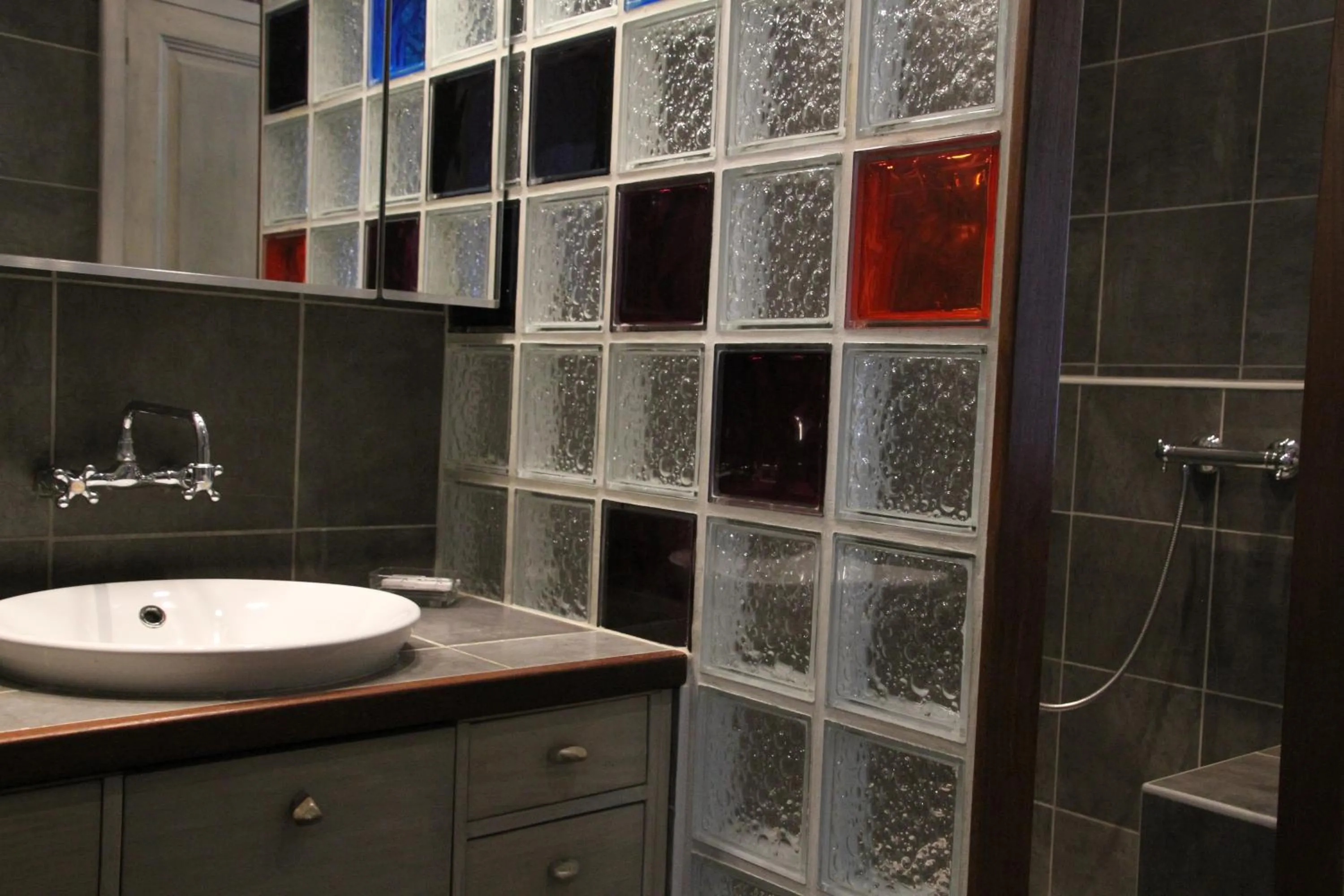 Shower in L'atelier B&B