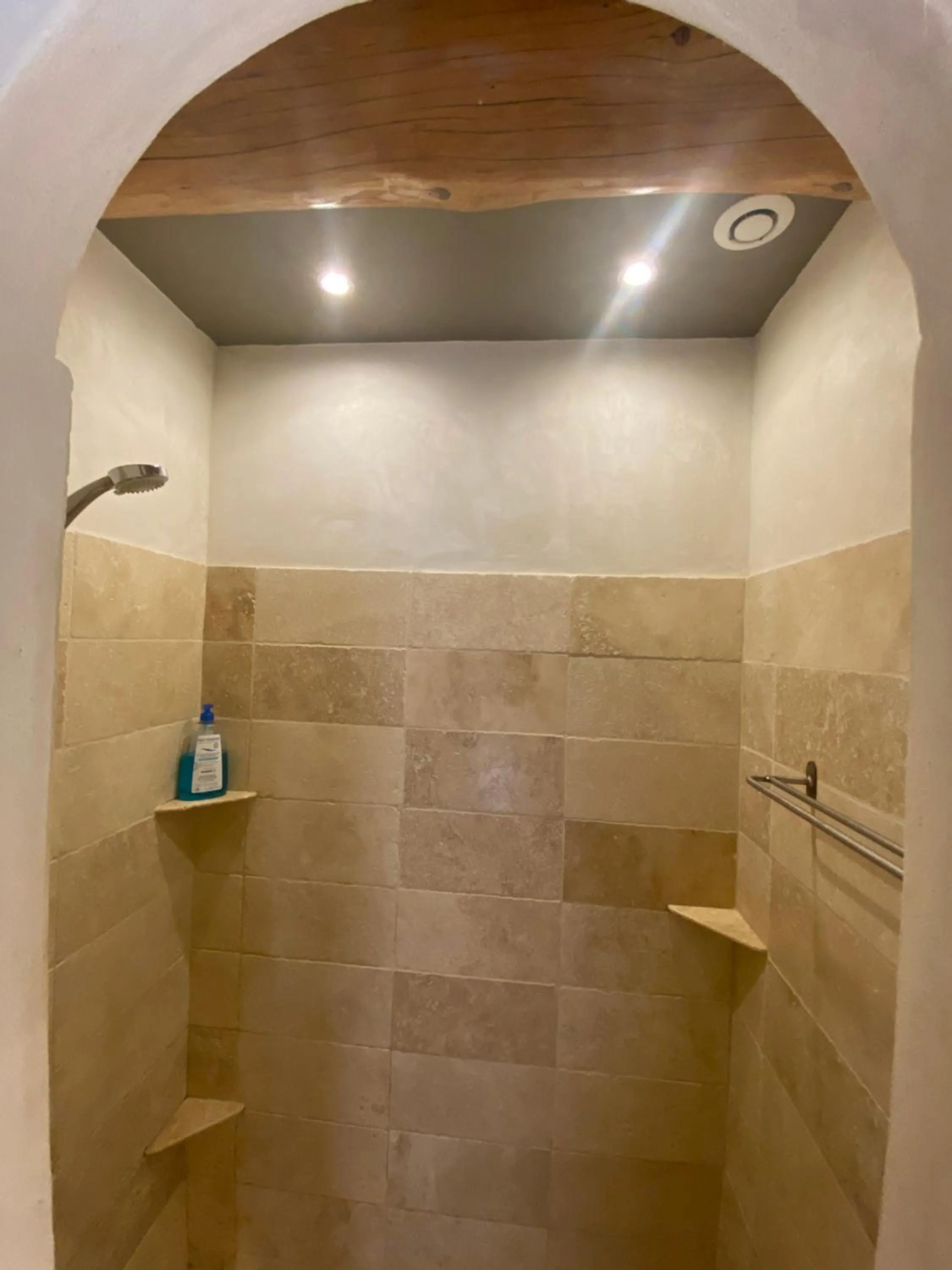 Shower in L'atelier B&B