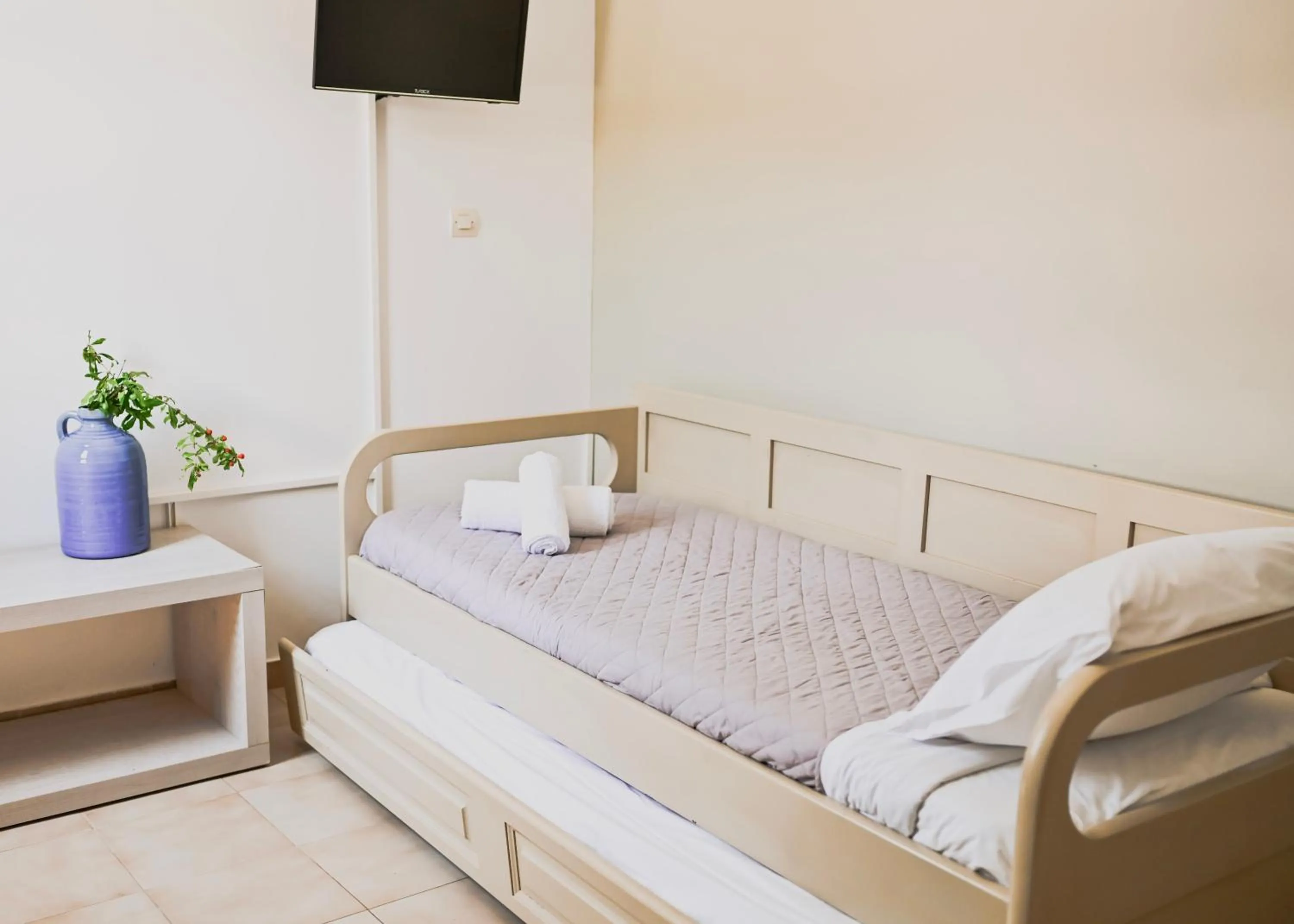 Bed in Summer Shades Hotel - ex Arkoulis