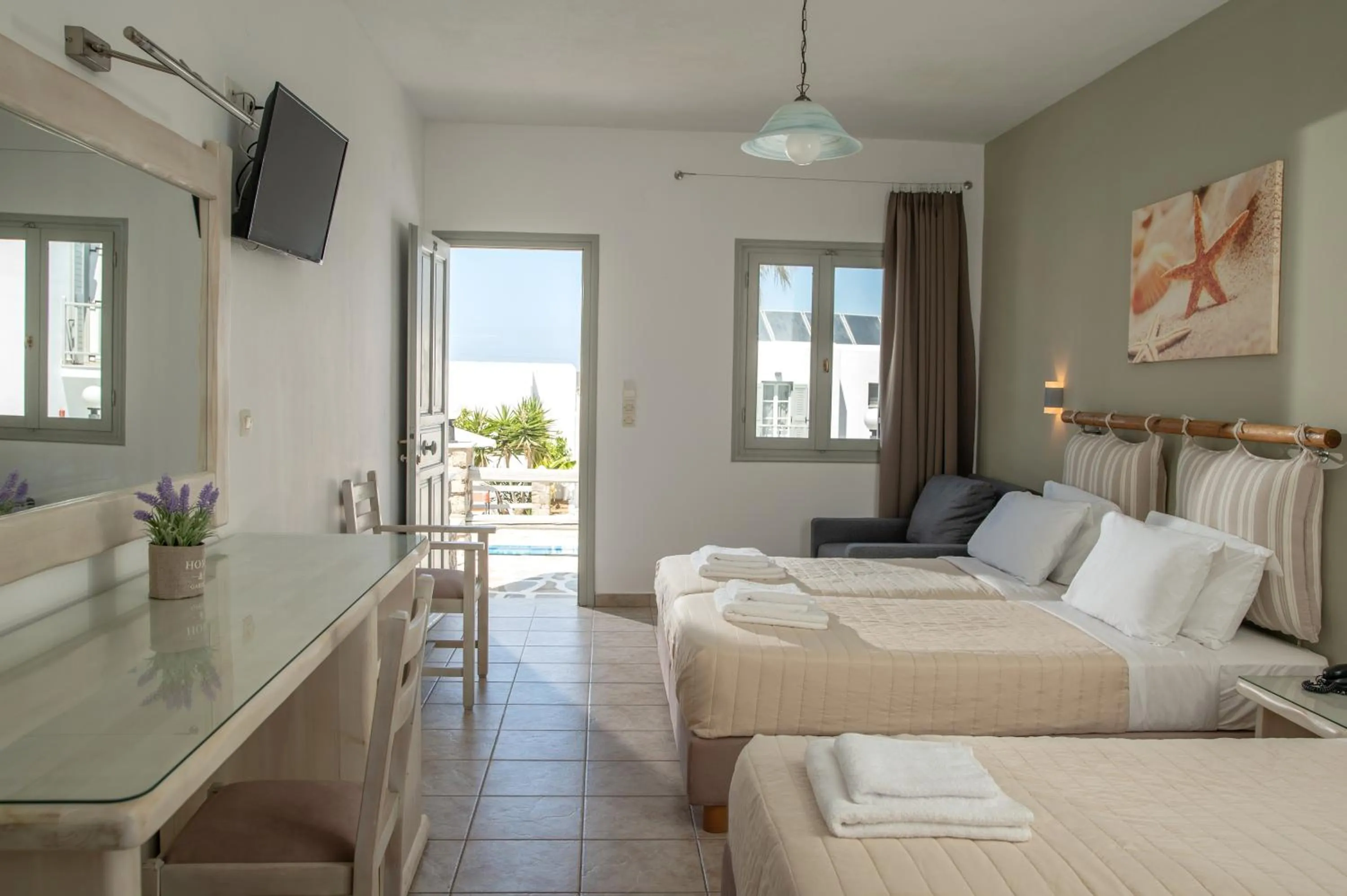 Bedroom, Bed in Summer Shades Hotel - ex Arkoulis