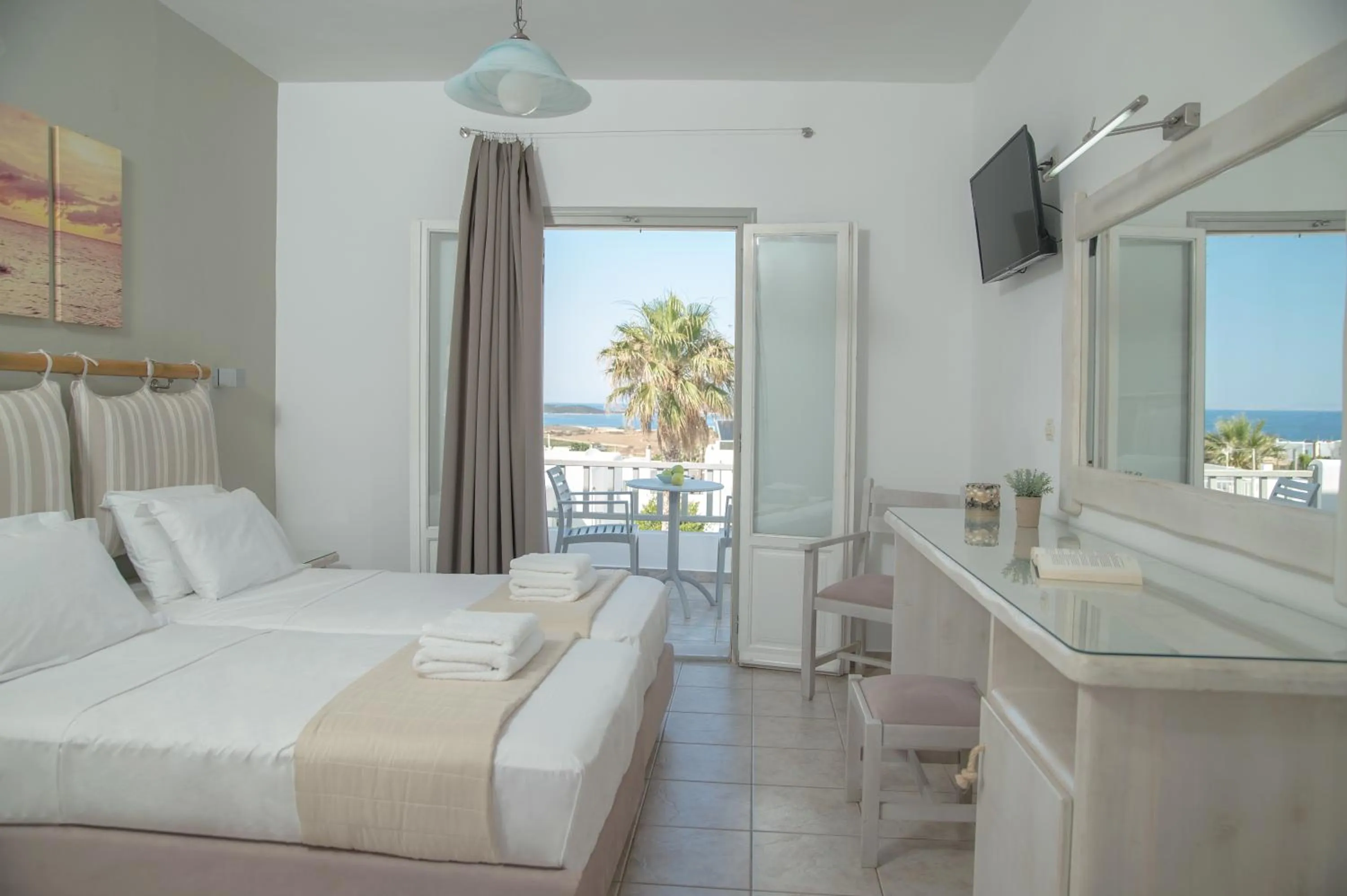 Bedroom, Bed in Summer Shades Hotel - ex Arkoulis