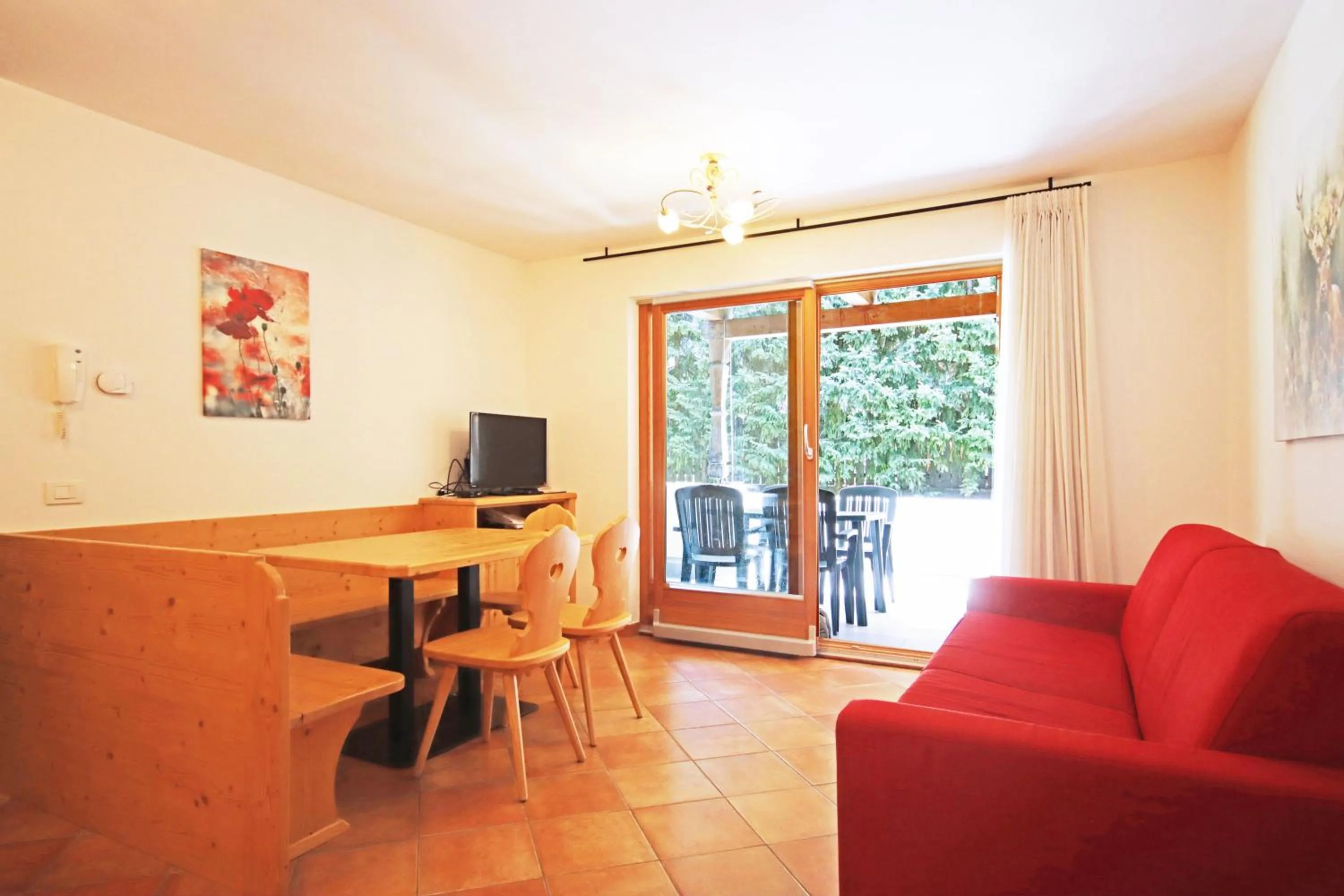 TV and multimedia in Aurturist S Candido Roulette