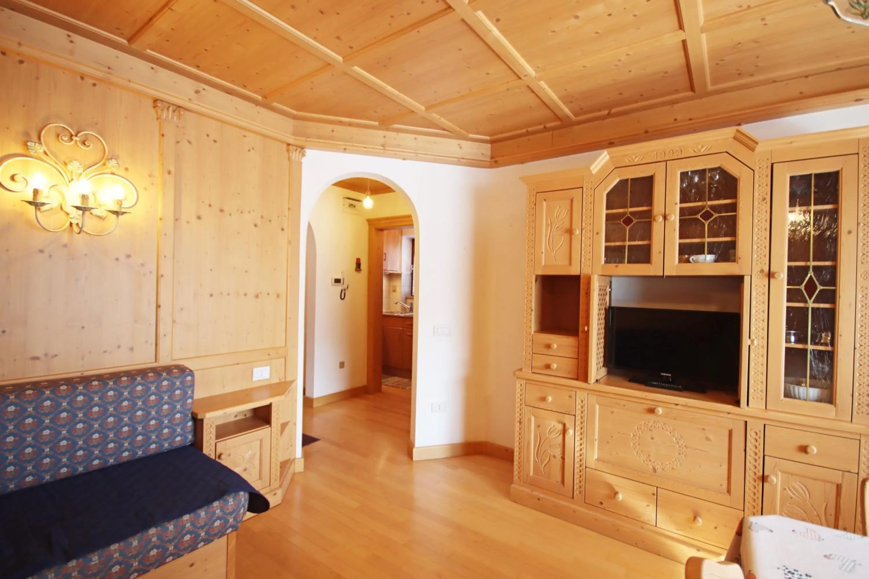 TV and multimedia in Aurturist S Candido Roulette