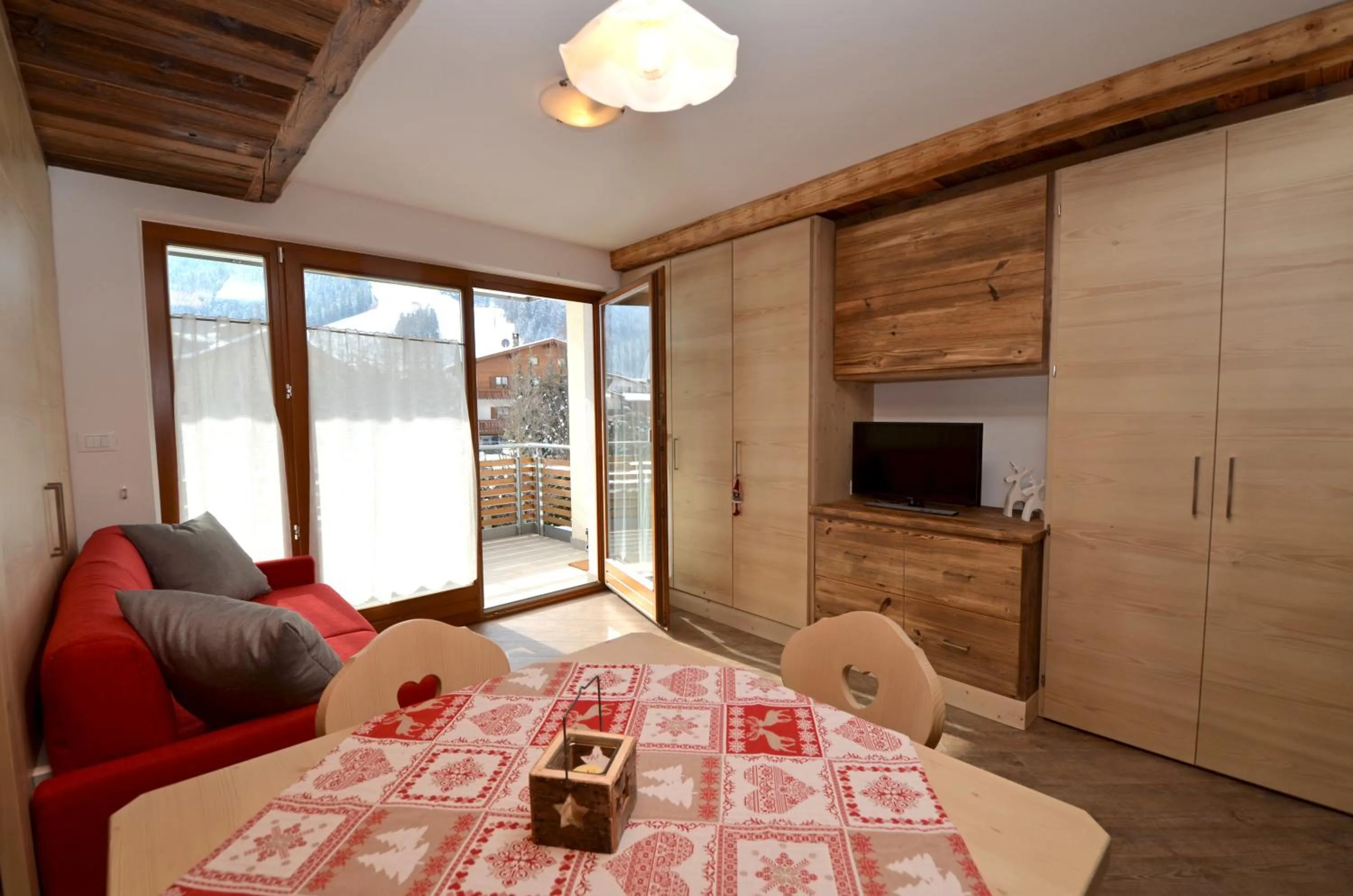 TV and multimedia in Aurturist S Candido Roulette