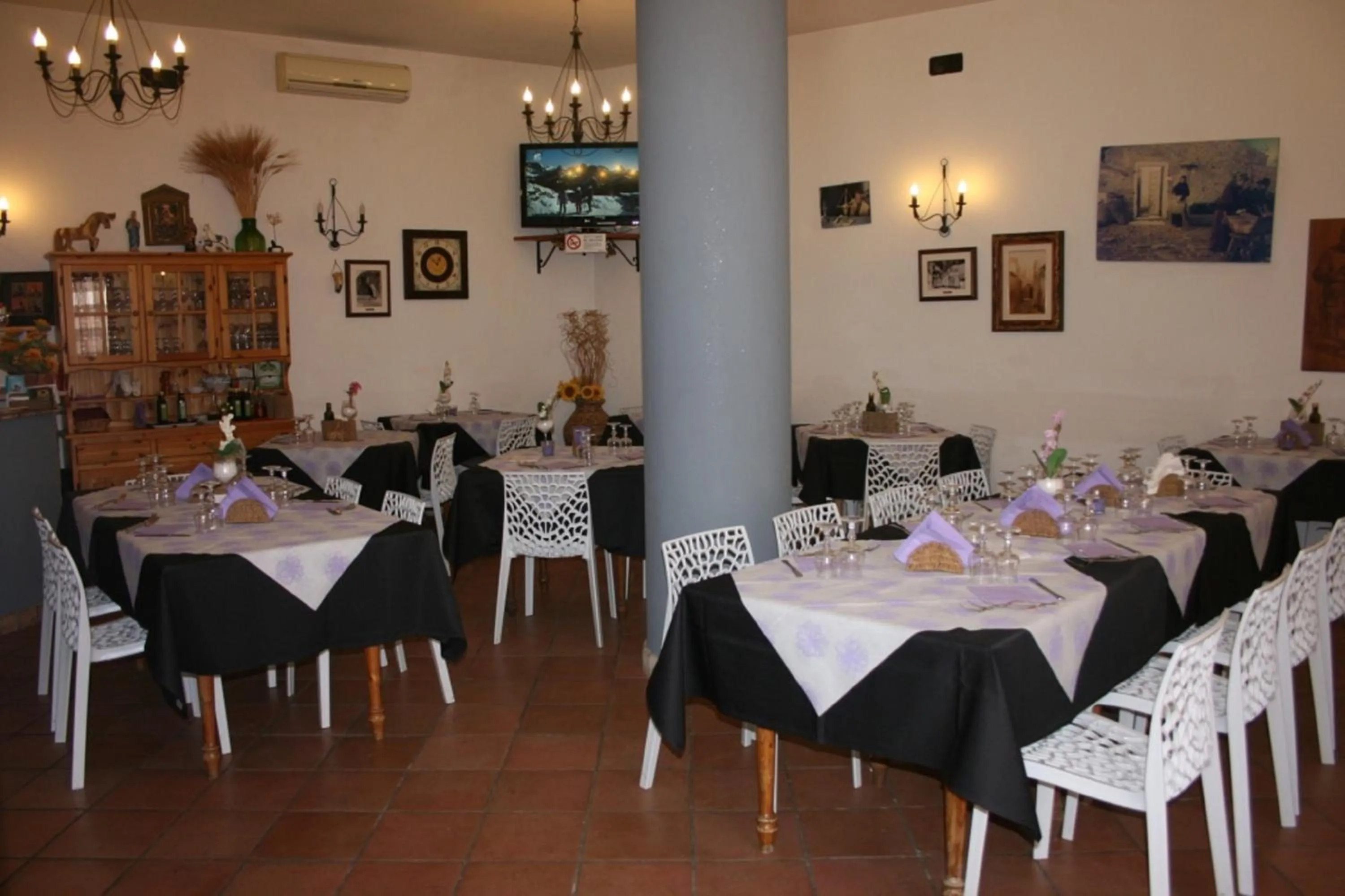 Restaurant/places to eat in Hotel Il Cortile