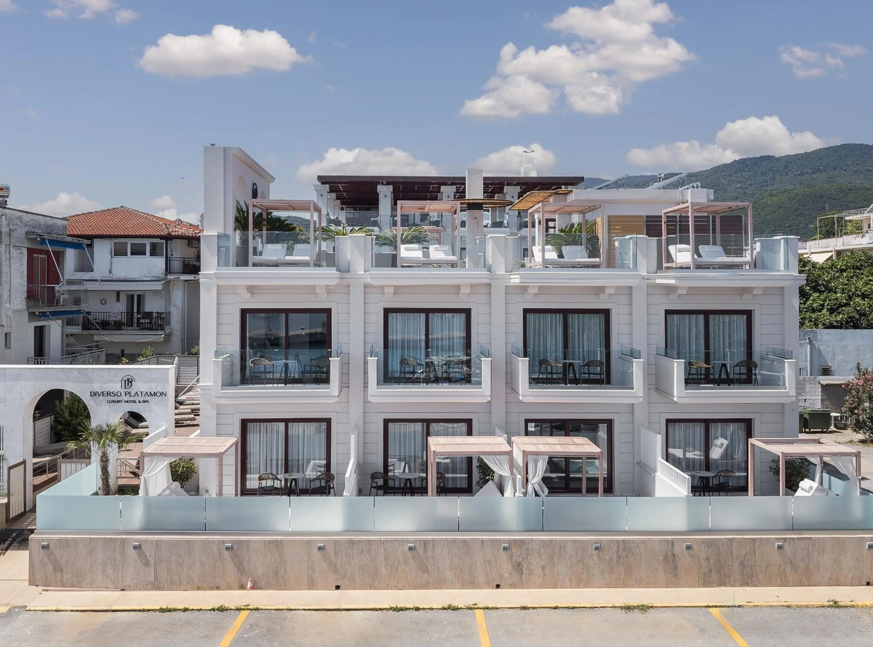 Property building in Diverso Platamon, Luxury Hotel & Suites