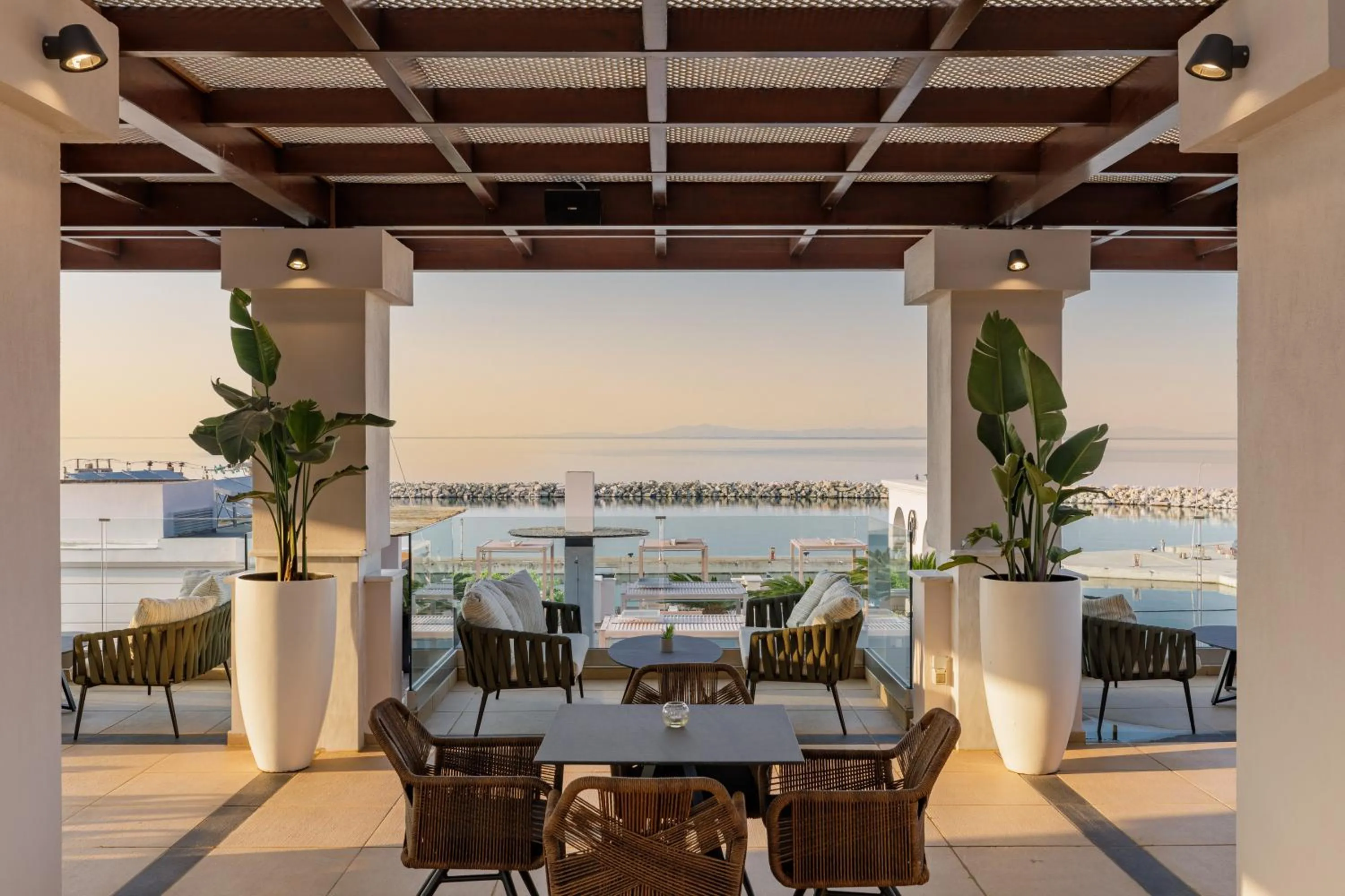 Restaurant/places to eat in Diverso Platamon, Luxury Hotel & Suites