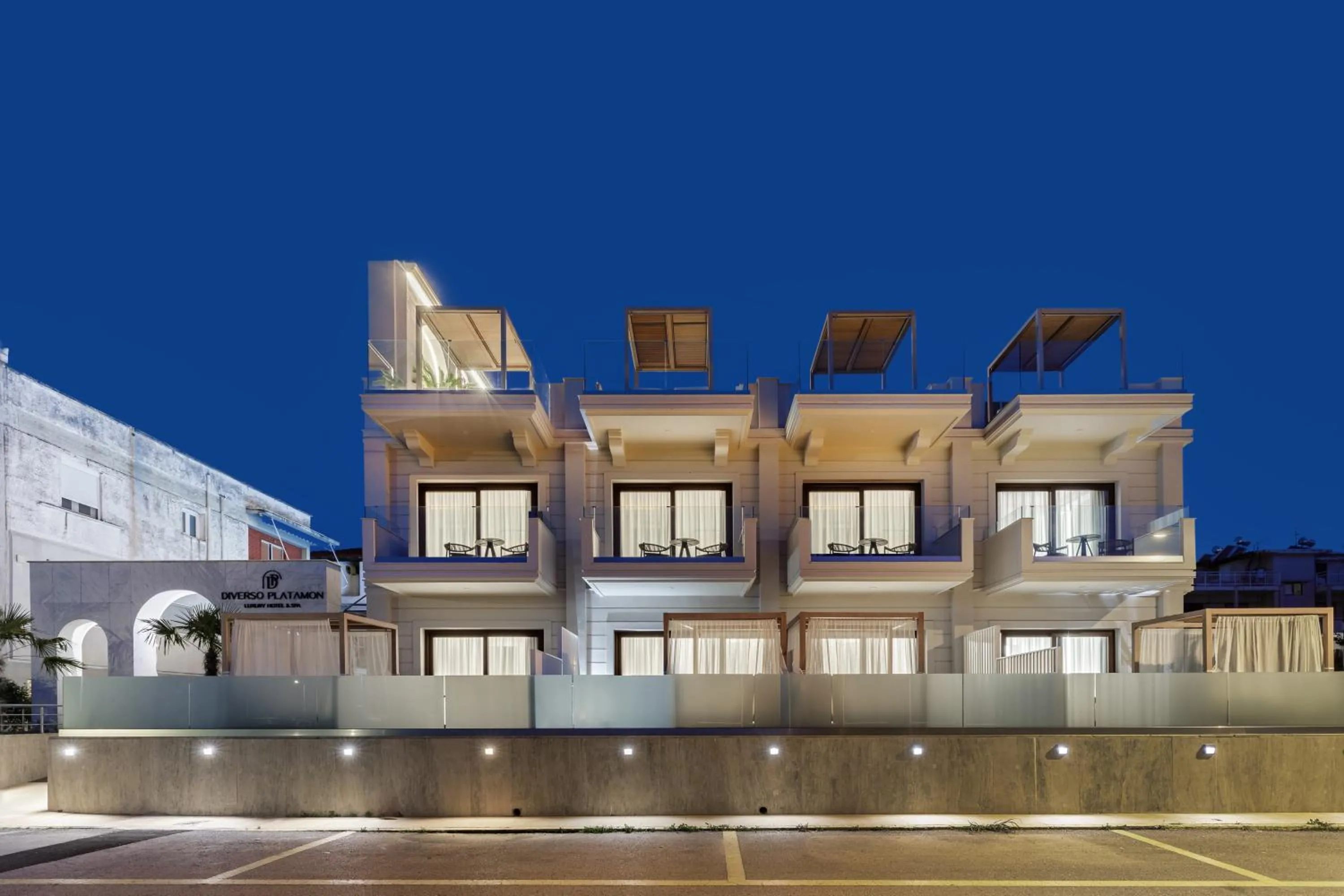 Property building in Diverso Platamon, Luxury Hotel & Suites