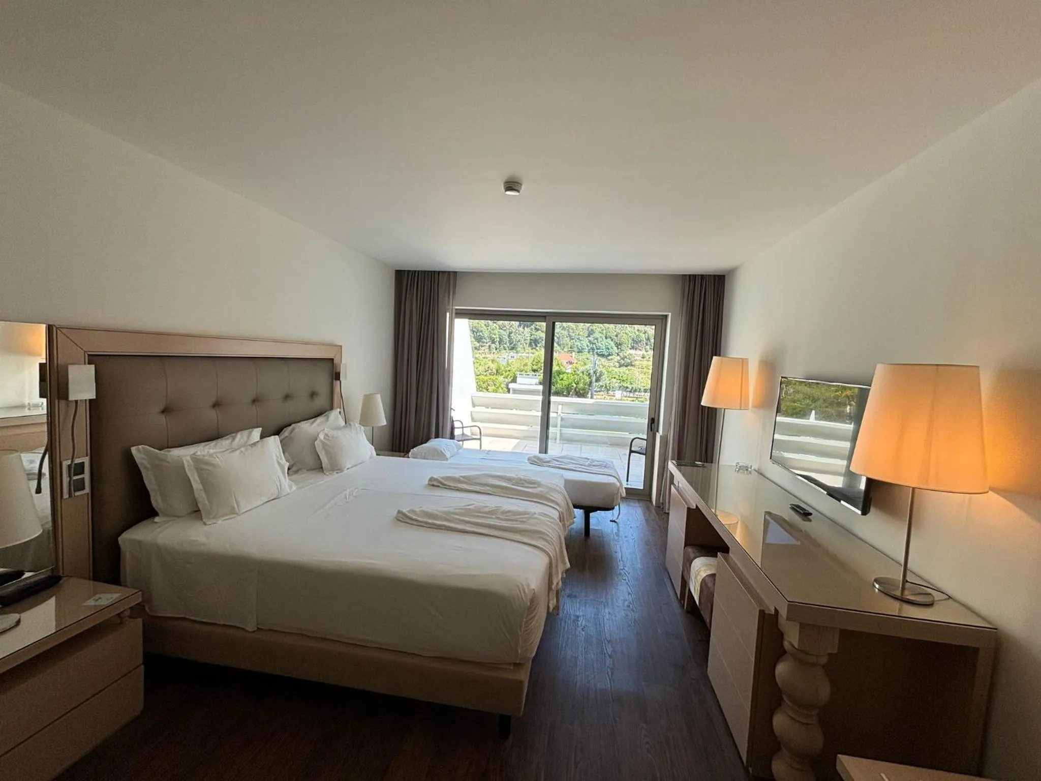 Property building, Bed in Hotel Porta do Sol Conference & SPA