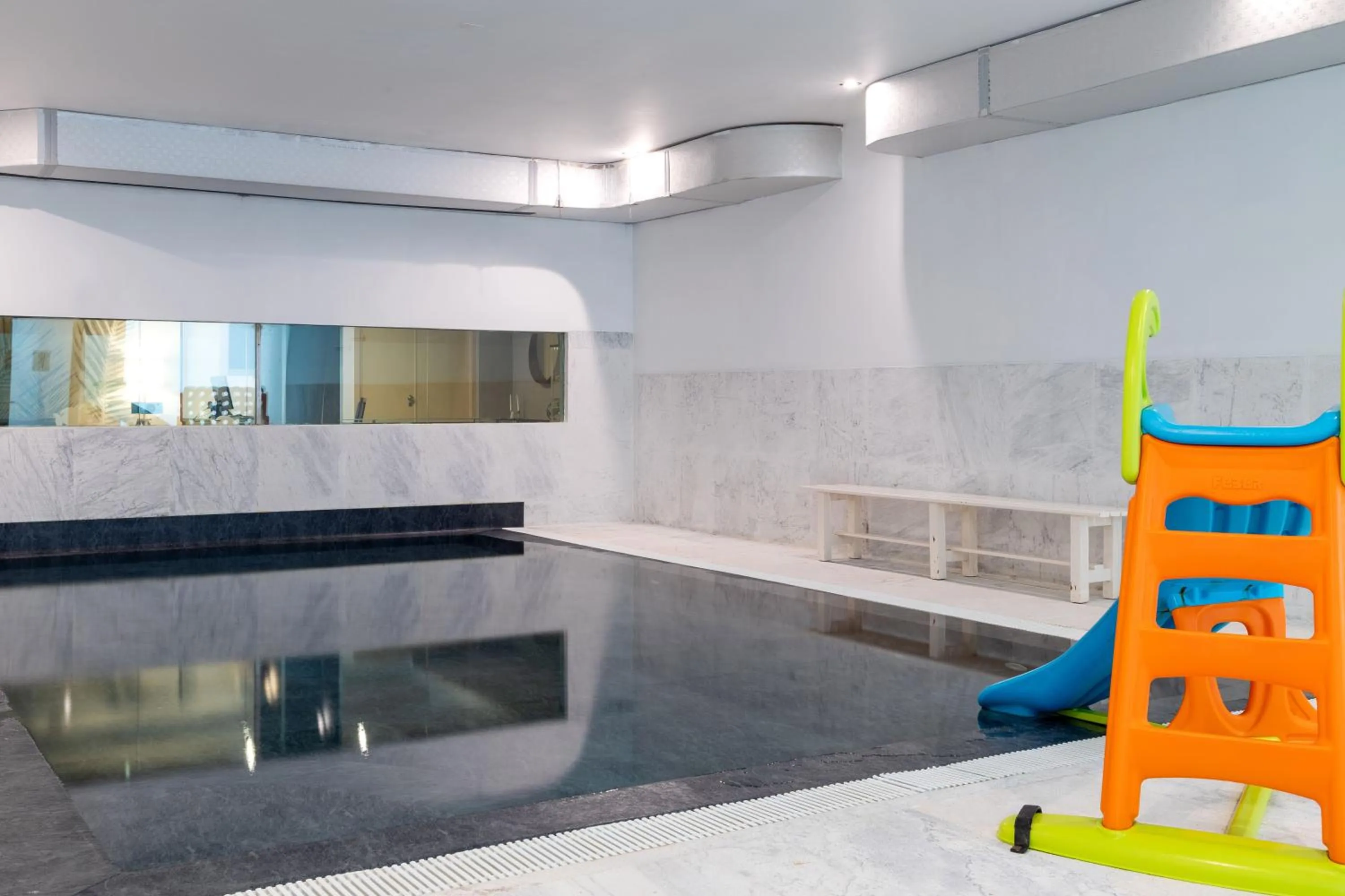 Kids's club in Hotel Porta do Sol Conference & SPA