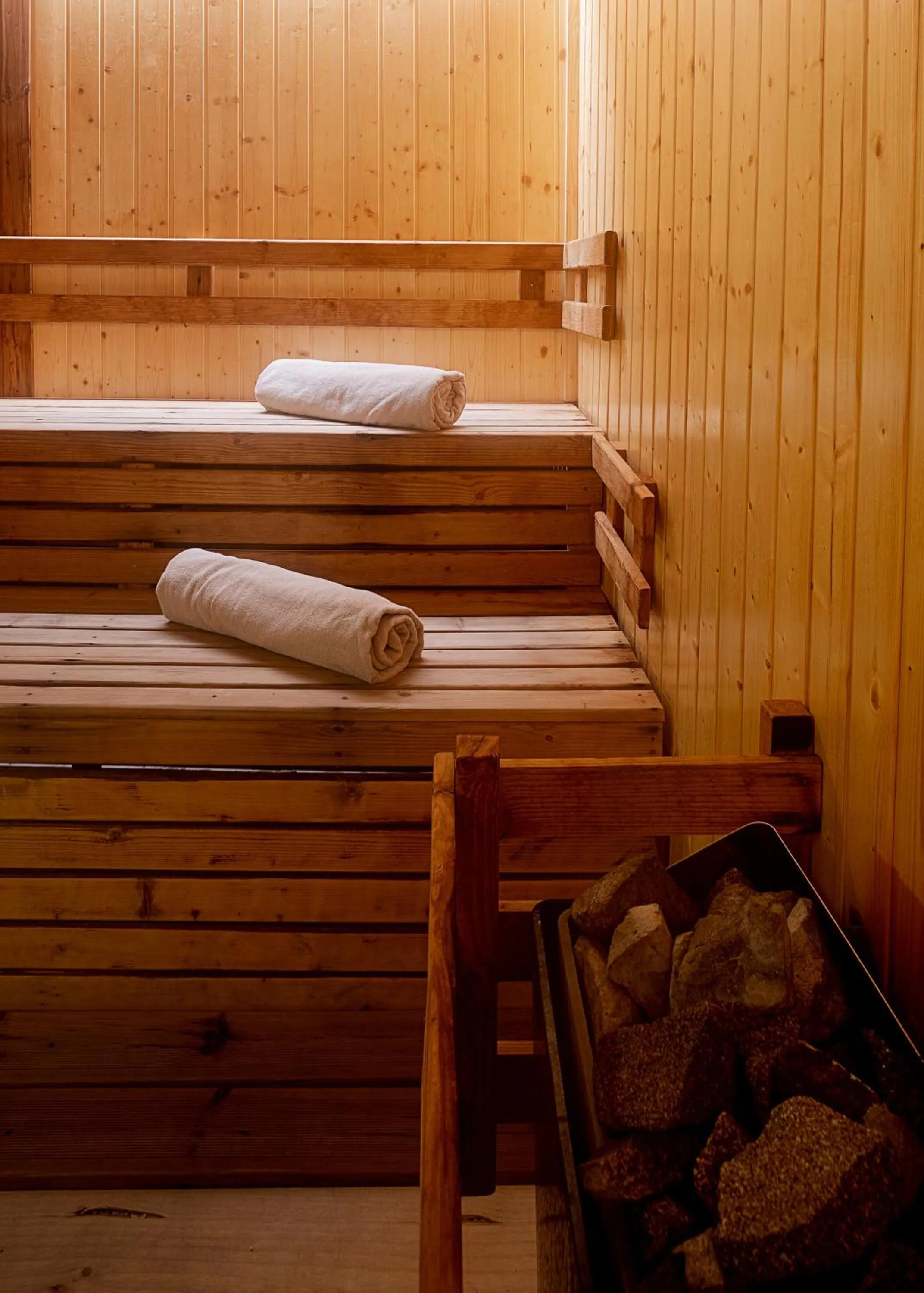 Sauna, Bed in Hotel Porta do Sol Conference & SPA
