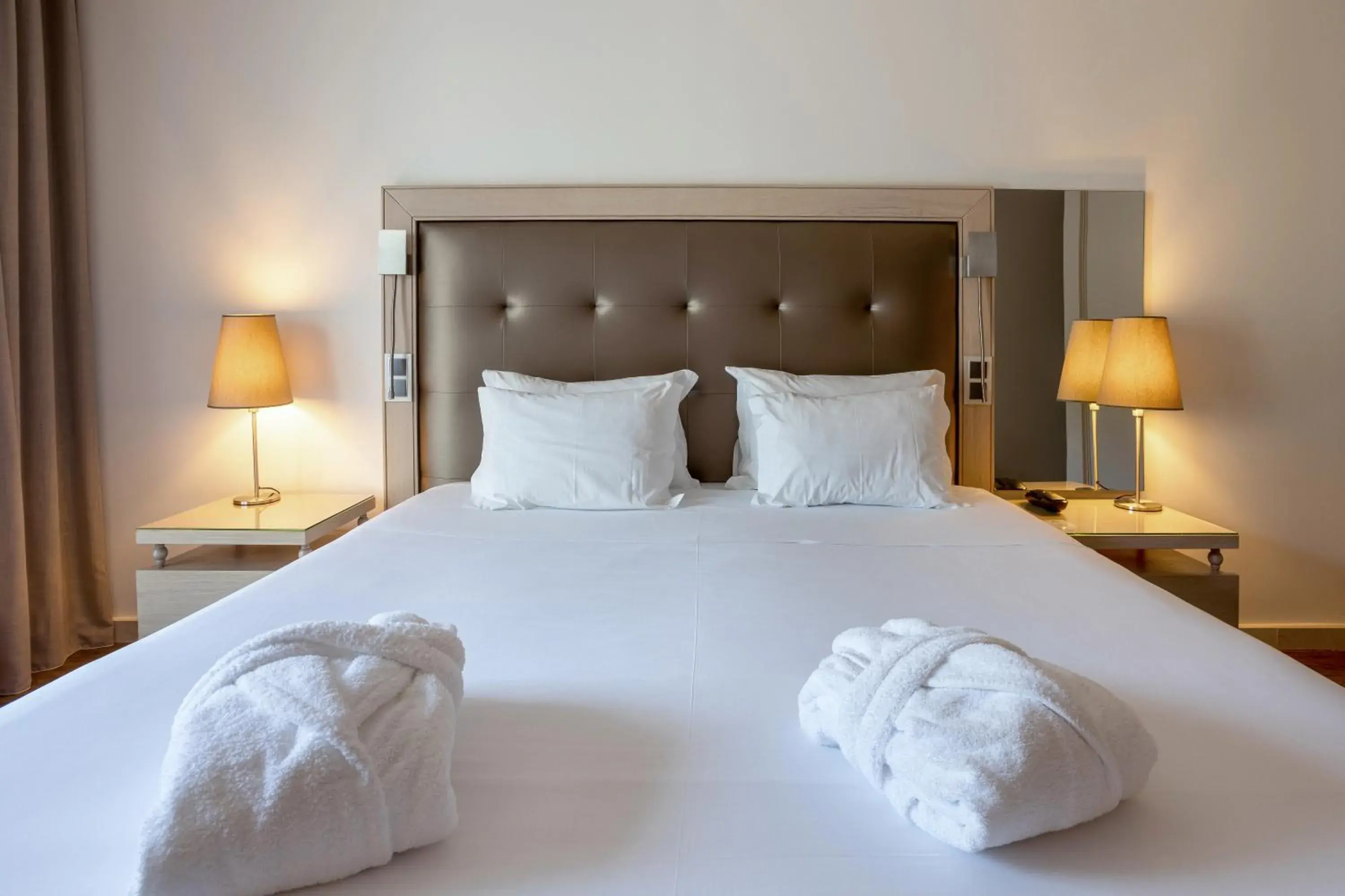 Property building, Bed in Hotel Porta do Sol Conference & SPA Property building, Bed in Hotel Porta do Sol Conference & SPA