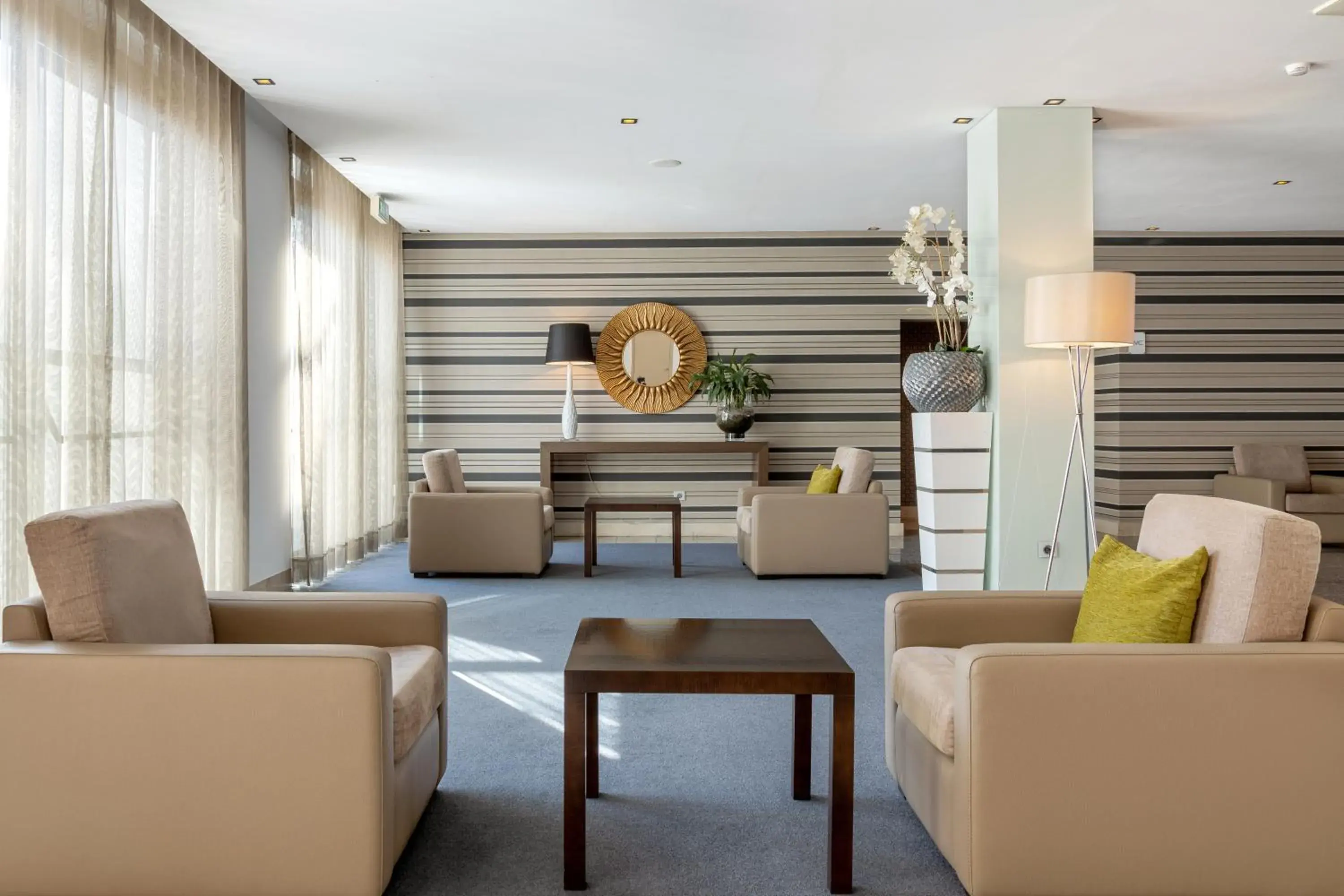 Living room in Hotel Porta do Sol Conference & SPA Living room in Hotel Porta do Sol Conference & SPA